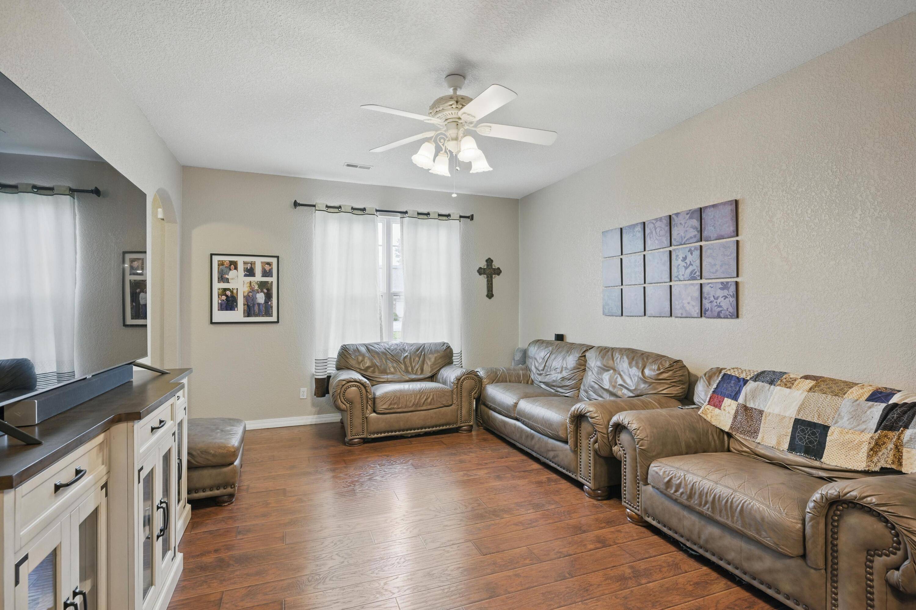 Neosho, MO 64850,1925 Sylvan AVE