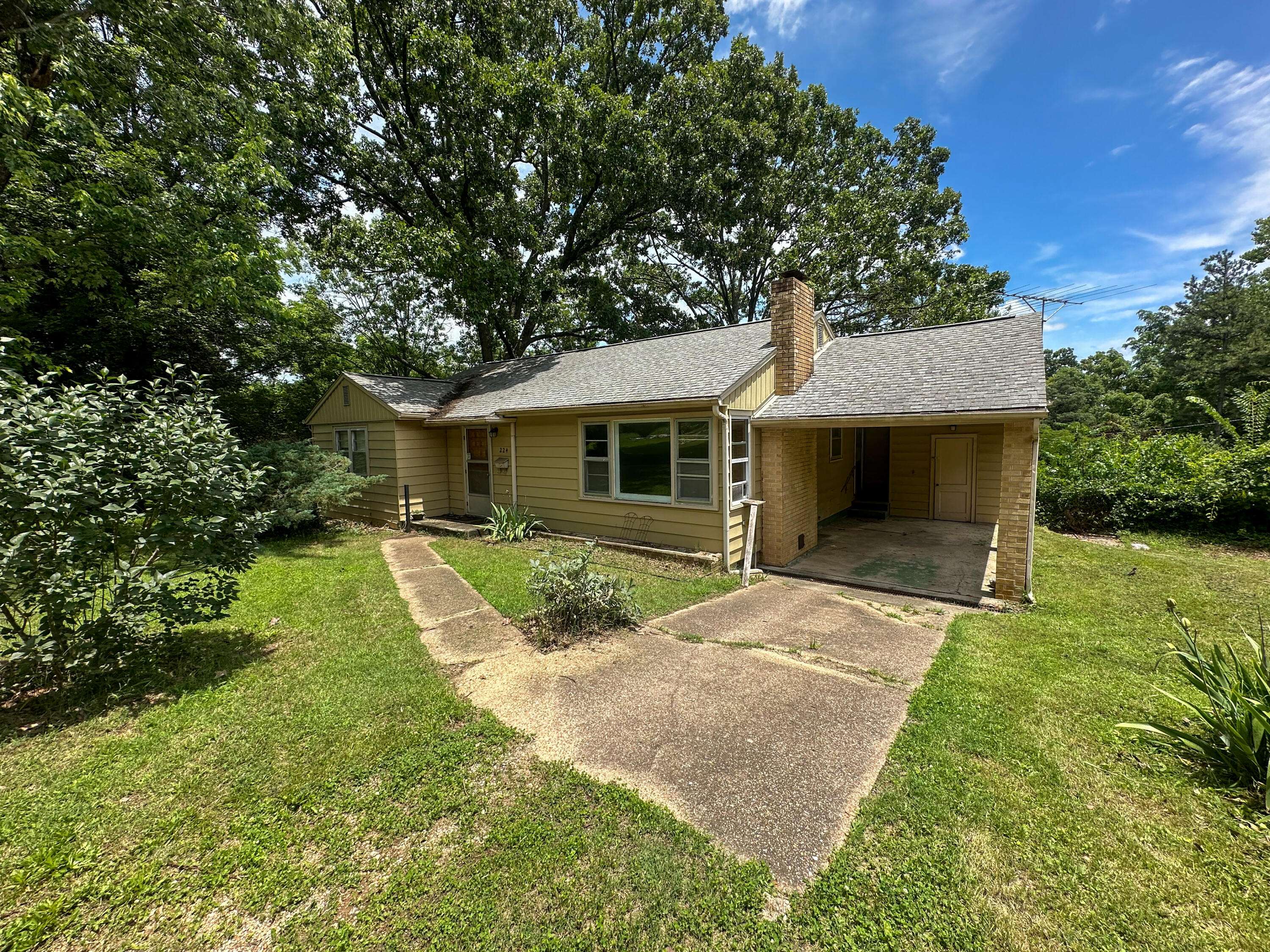 West Plains, MO 65775,224 N Utah ST