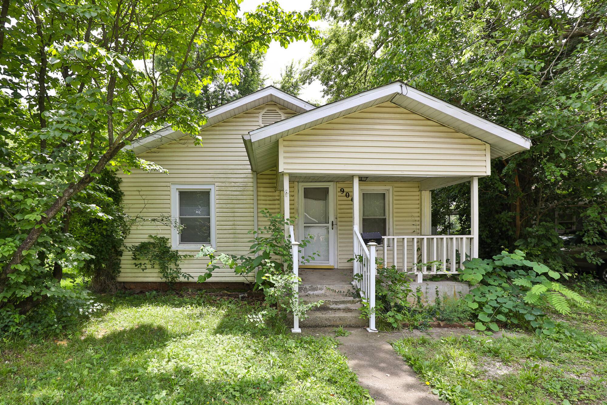 Springfield, MO 65803,900 W Woodlawn ST