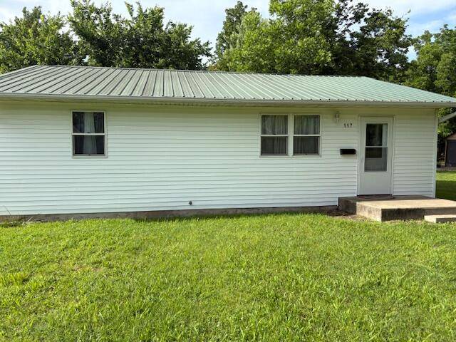 Aurora, MO 65605,117 E Springfield ST