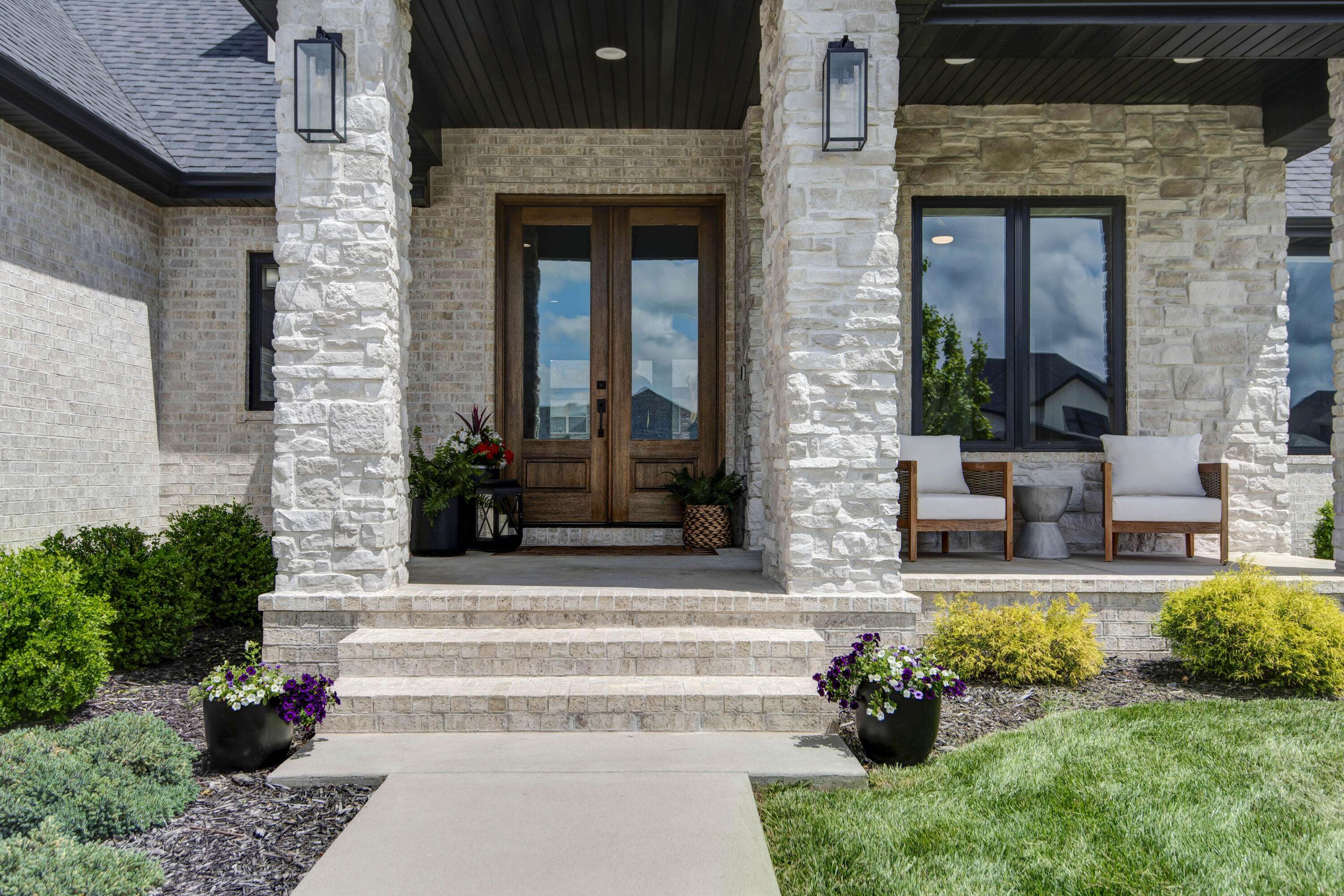 Springfield, MO 65802,1510 N Lake Edge DR