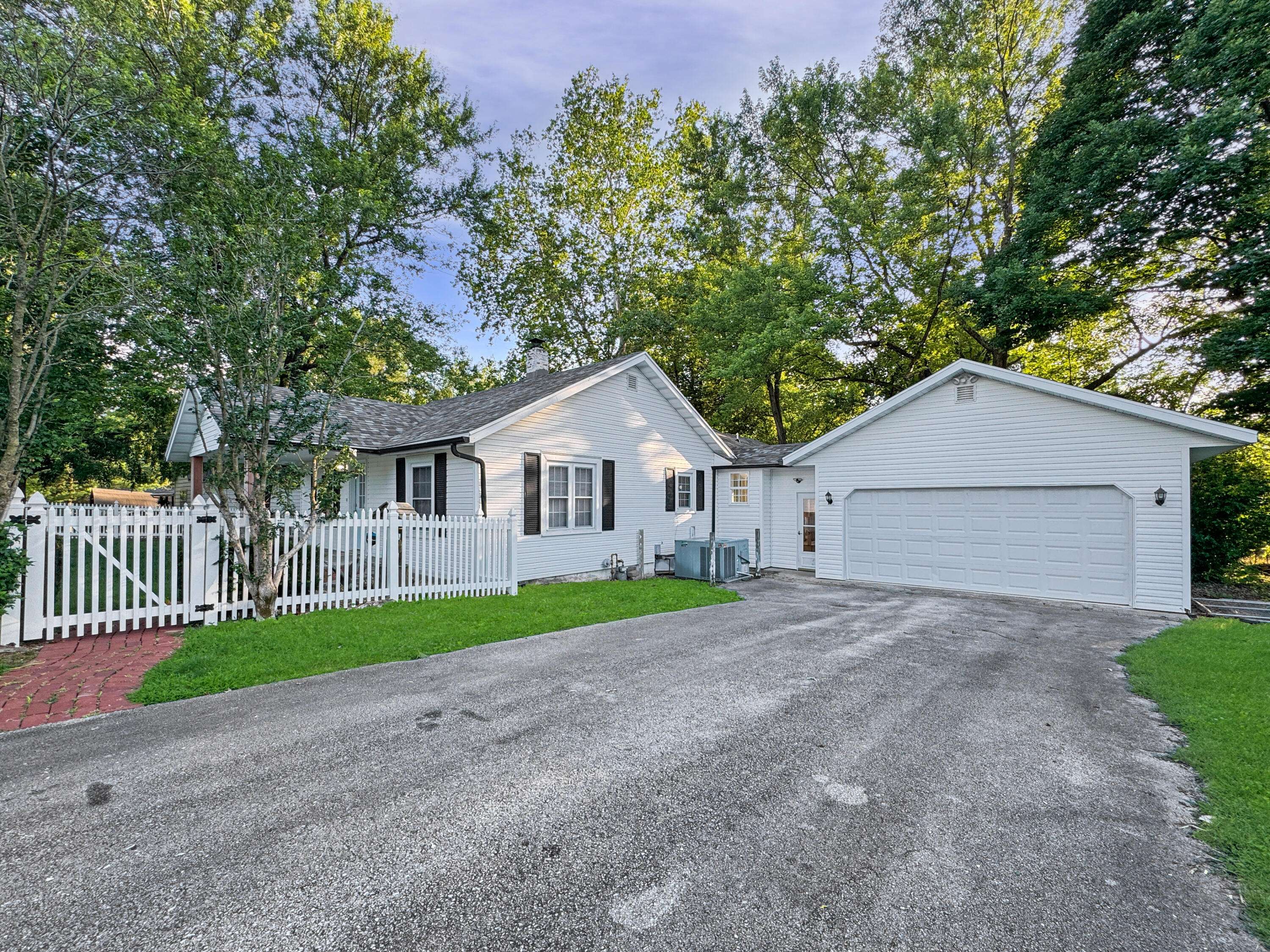 Springfield, MO 65804,3331 S Barbett AVE