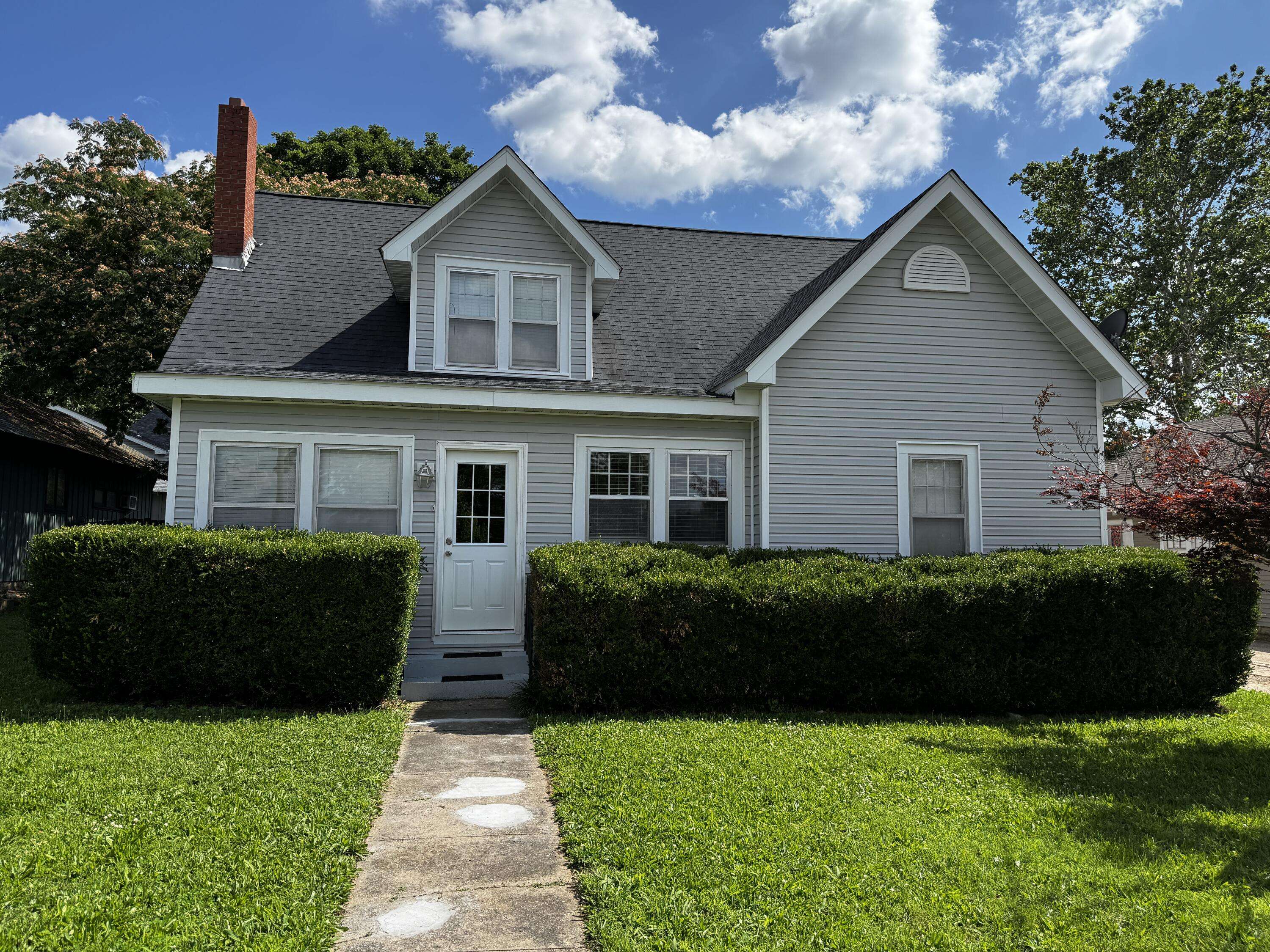 West Plains, MO 65775,718 W Main Street