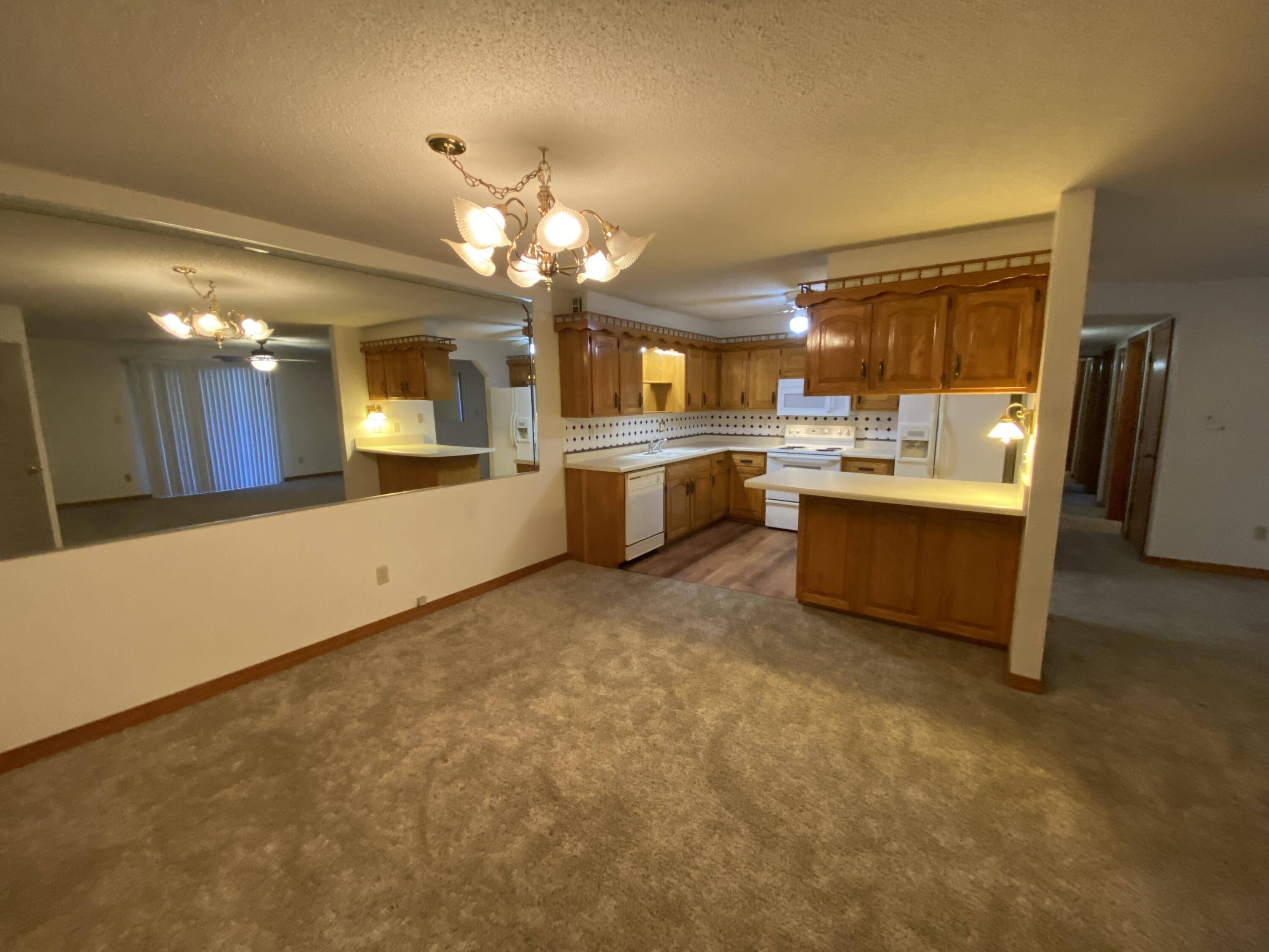 Hollister, MO 65672,160 Wilshire DR #67