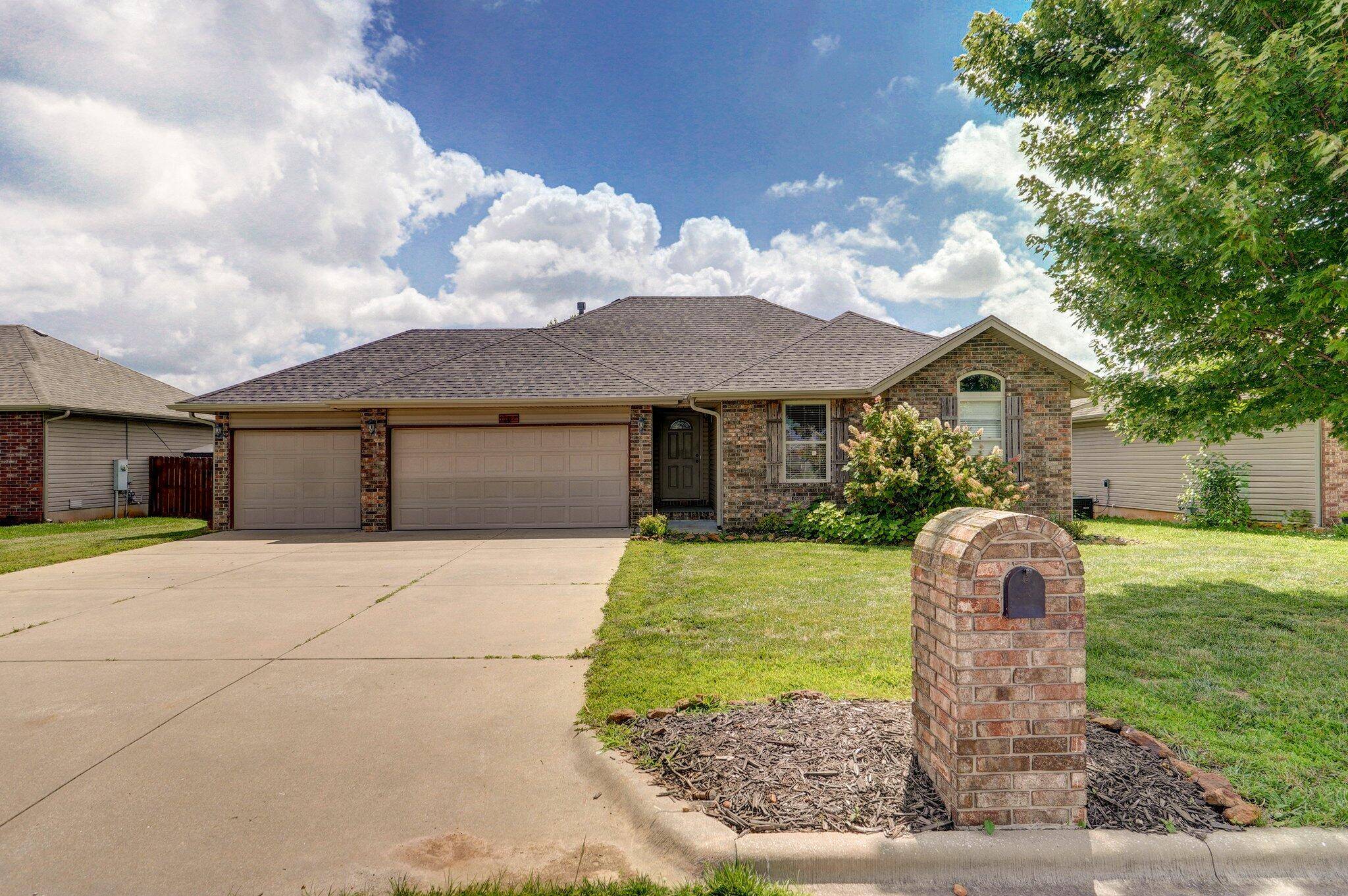 Springfield, MO 65802,1102 S Hazelnut AVE