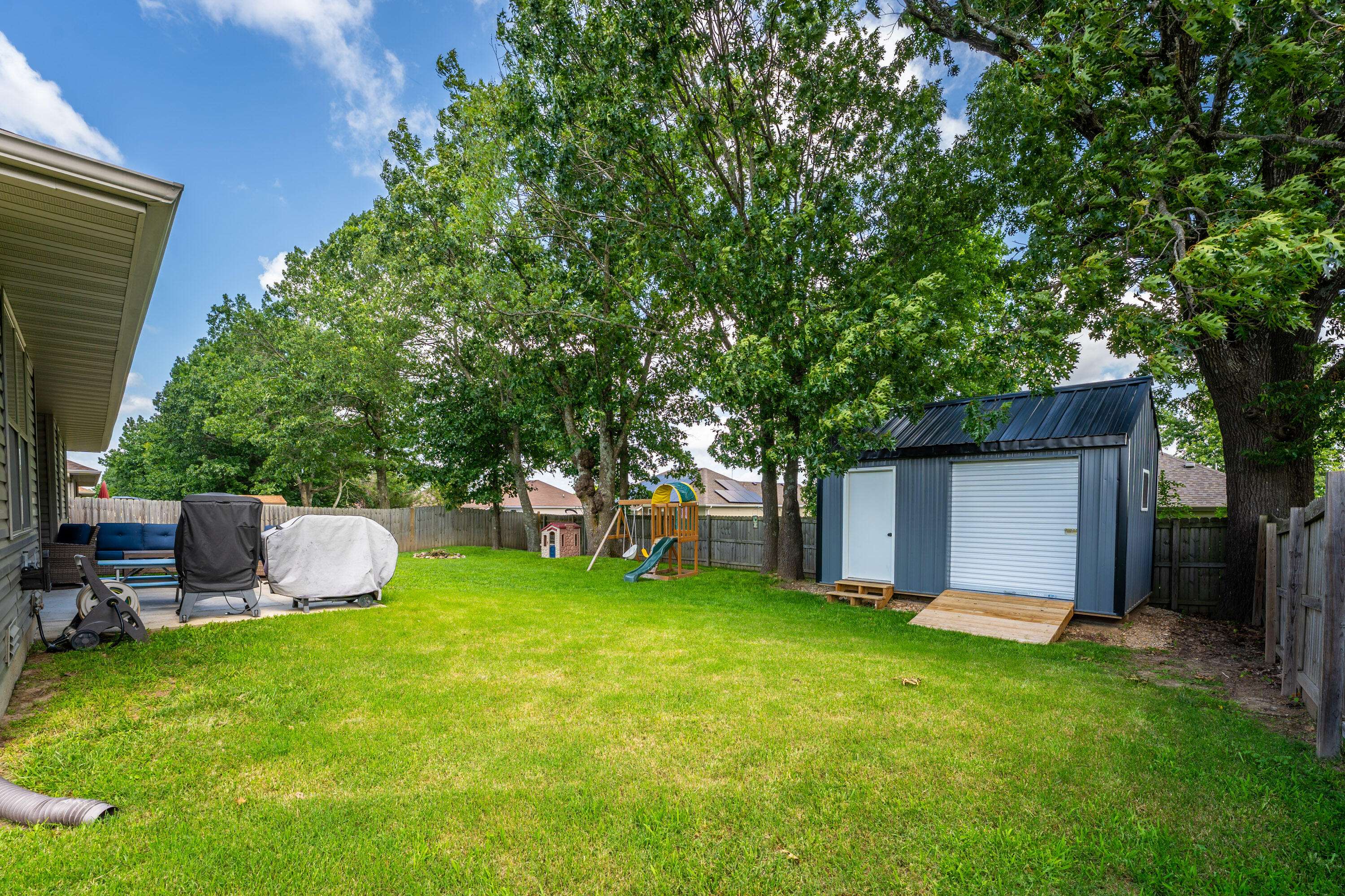 Clever, MO 65631,409 Bradford Pear