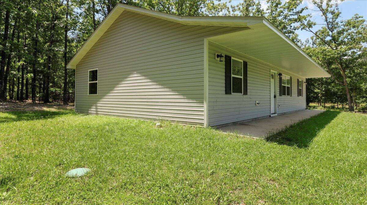 West Plains, MO 65775,8872 Private Road 6307