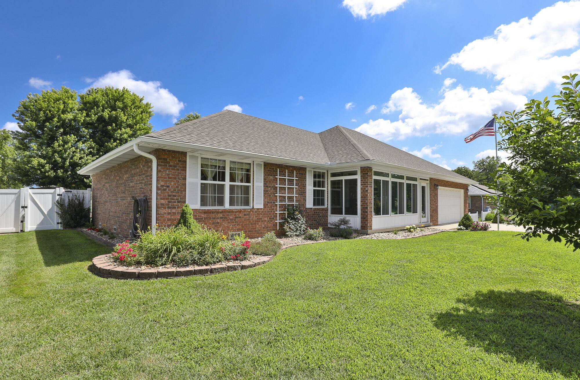 Bolivar, MO 65613,745 E Lindon ST