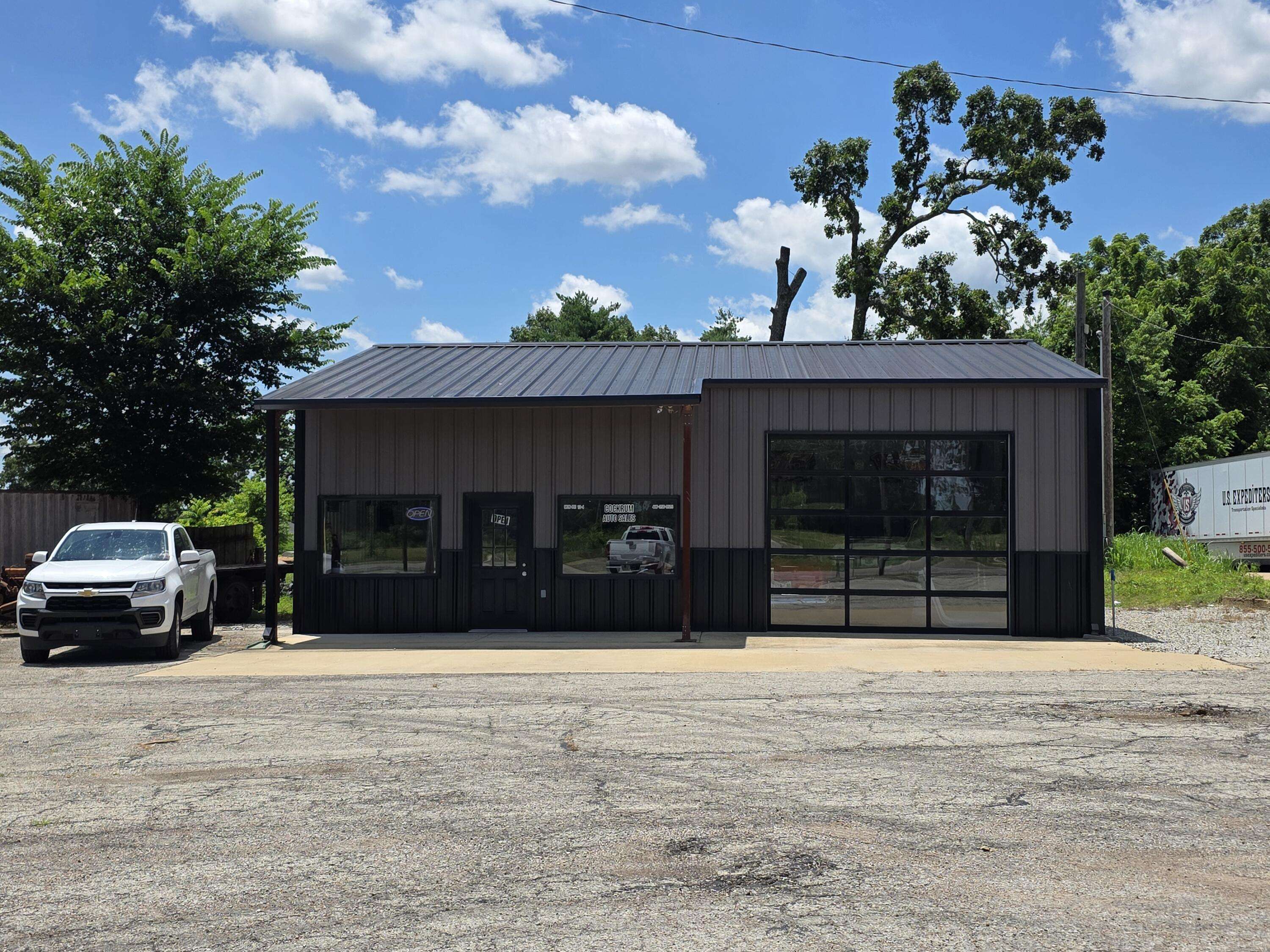 West Plains, MO 65775,1677 S Us Highway 63