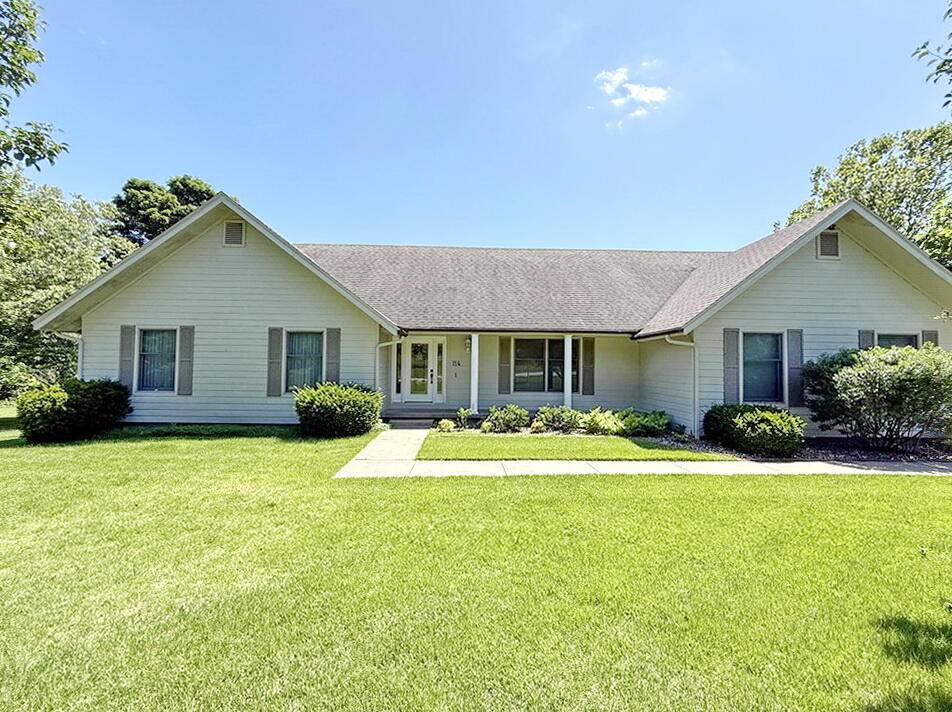 El Dorado Springs, MO 64744,114 W Carman RD