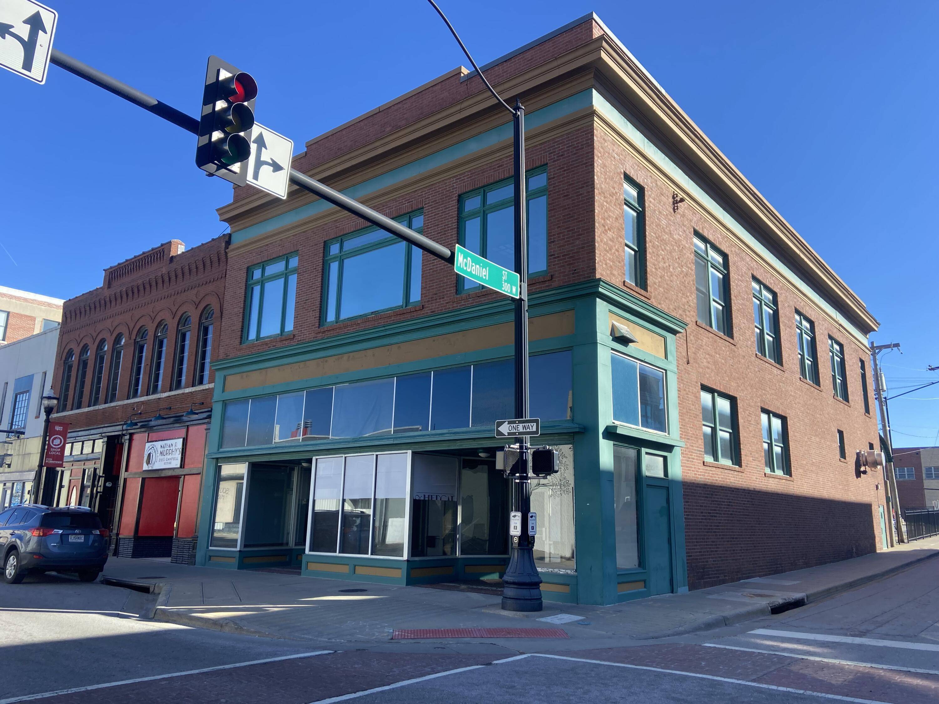 Springfield, MO 65806,325 W Mcdaniel ST