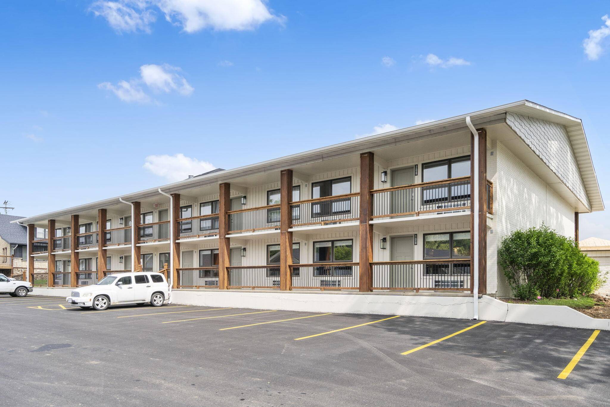 Branson, MO 65616,405 Veterans BLVD #108