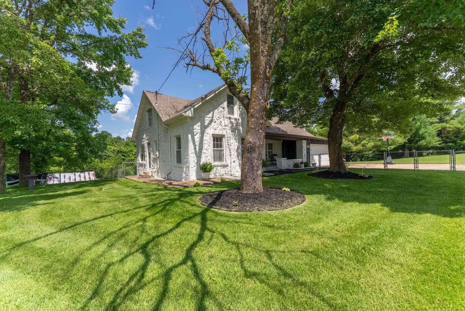 Thayer, MO 65791,1507 Business Route 63