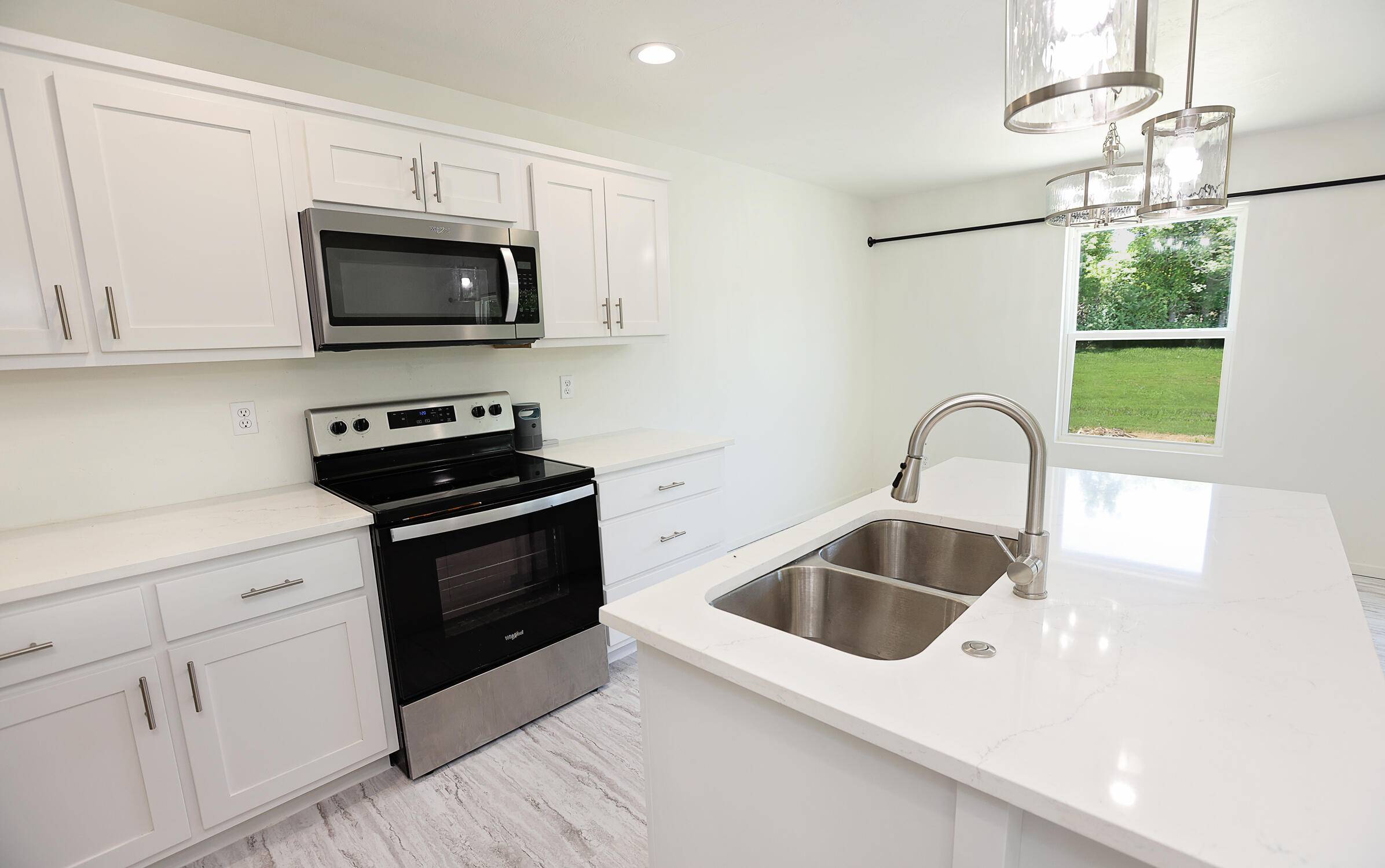 Marshfield, MO 65706,350 Towne Loop