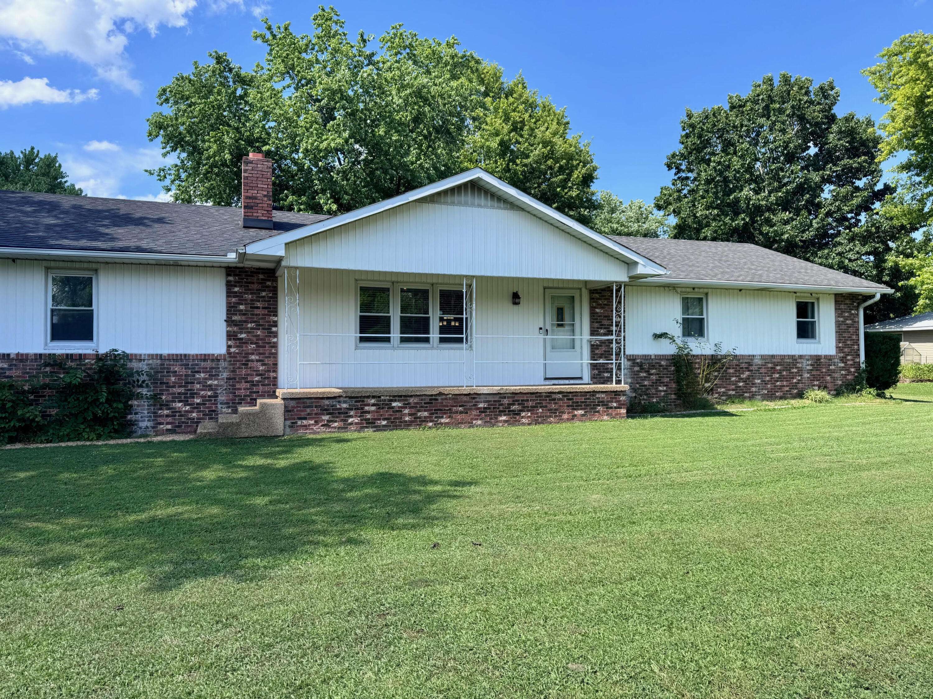 Mountain Grove, MO 65711,1003 E 10th ST
