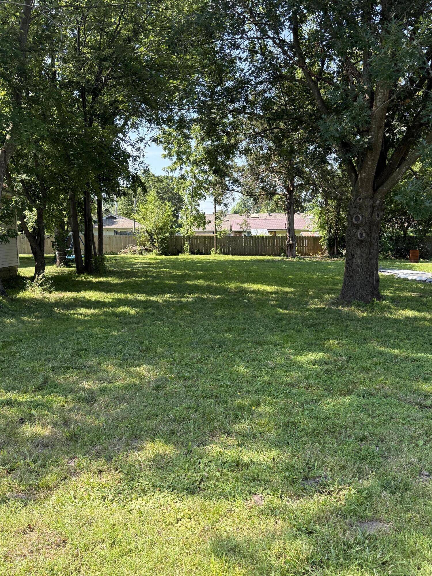 Mt Vernon, MO 65712,109 E Thurman Ave