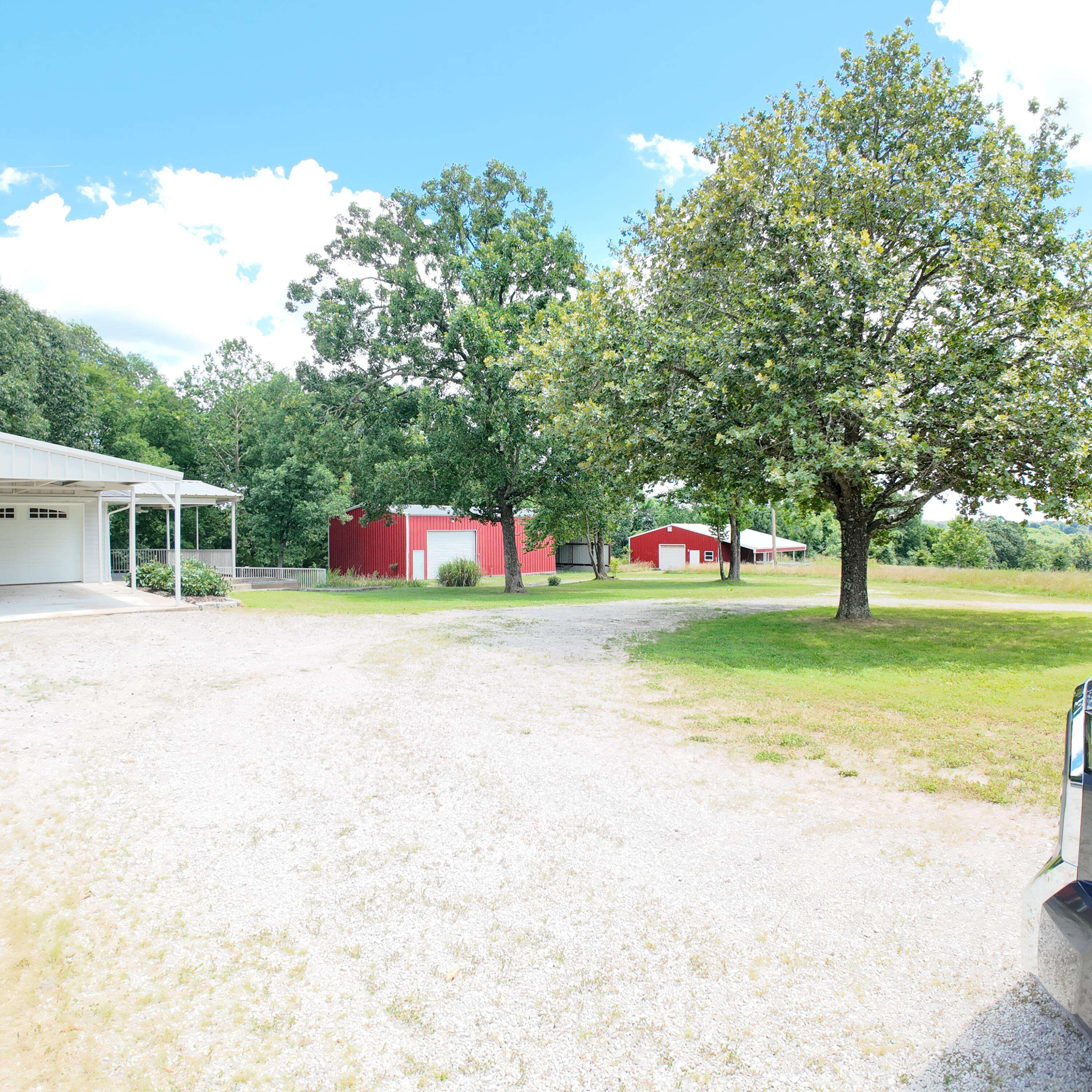 Cape Fair, MO 65624,3352 W State Highway 76