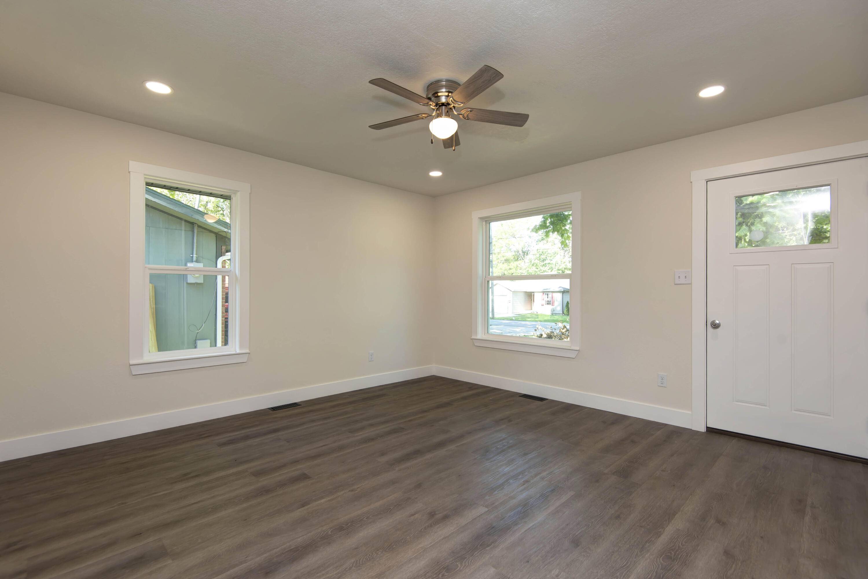 Springfield, MO 65802,1830 N Hillcrest AVE