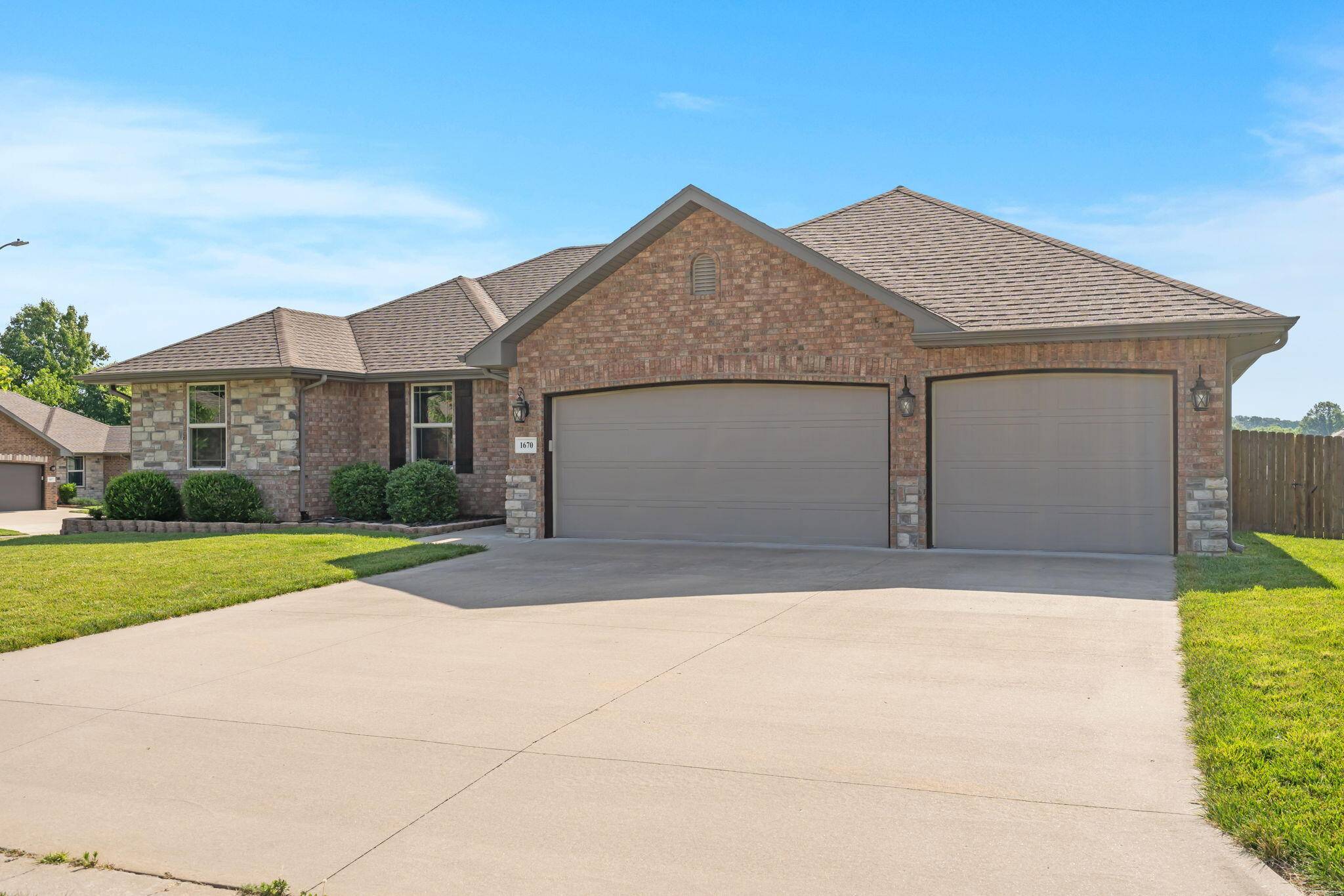 Nixa, MO 65714,1670 N Feather Crest DR