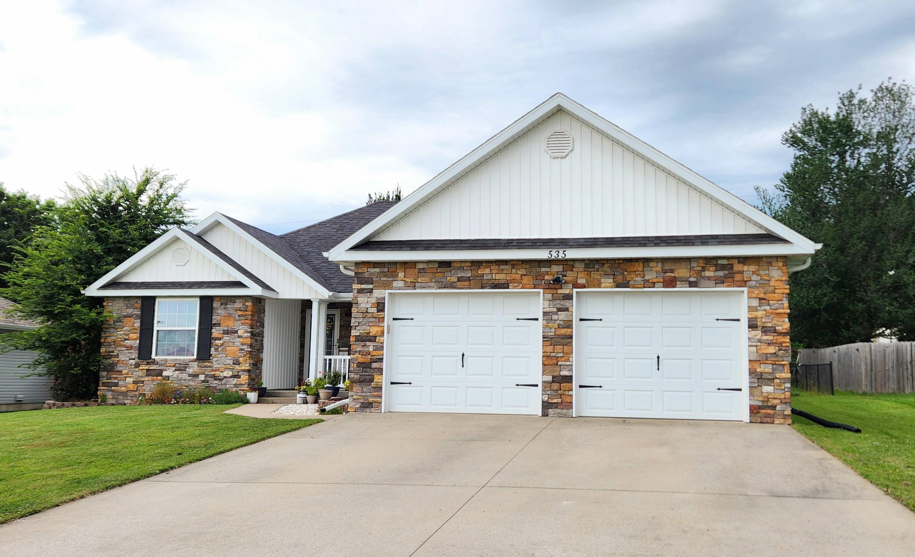 Bolivar, MO 65613,535 S Gary AVE