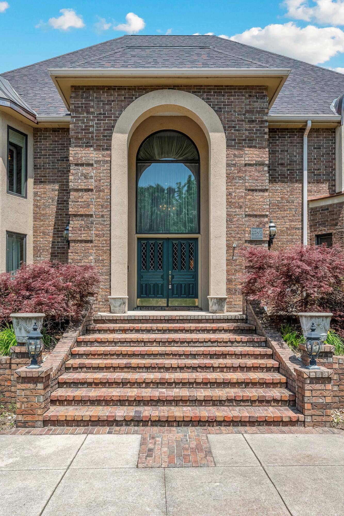 Springfield, MO 65804,2347 E Nottingham ST