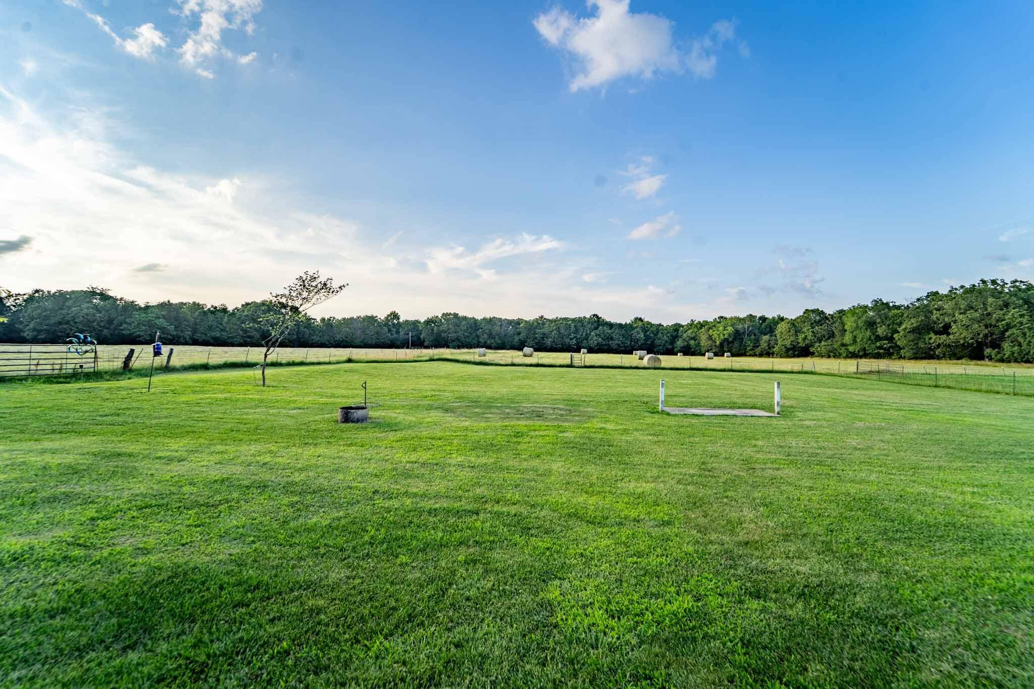 Bolivar, MO 65613,877 Highway B