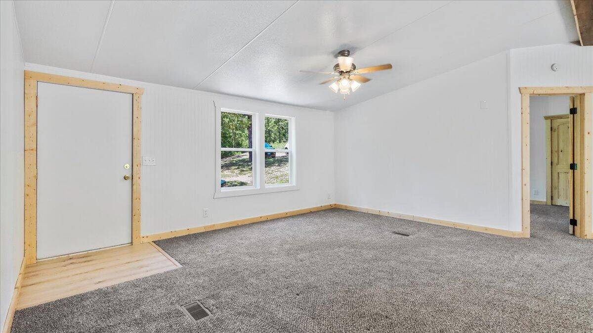 Isabella, MO 65676,136 Perry RD