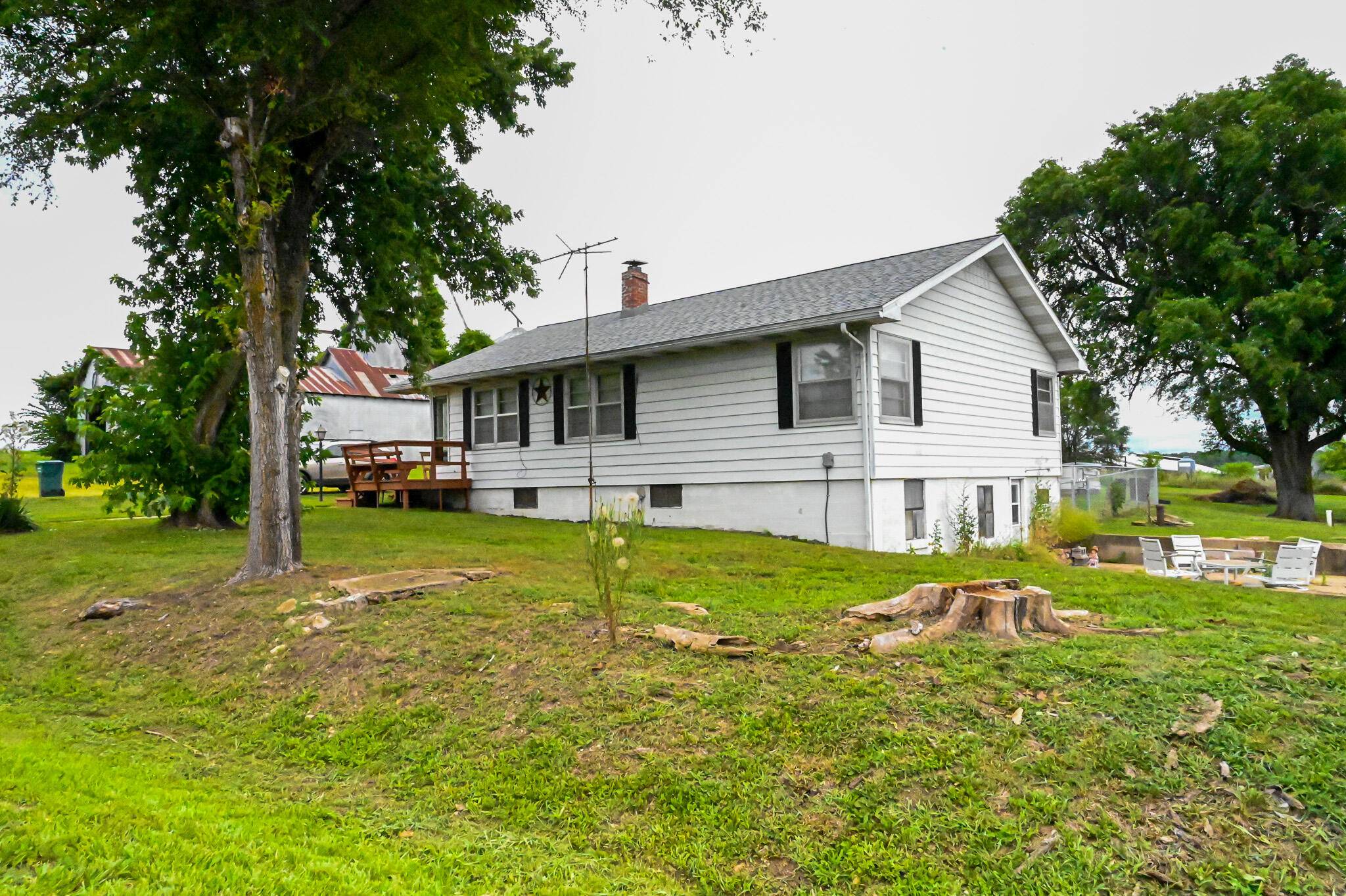 Edwards, MO 65326,24155 Hwy Aa