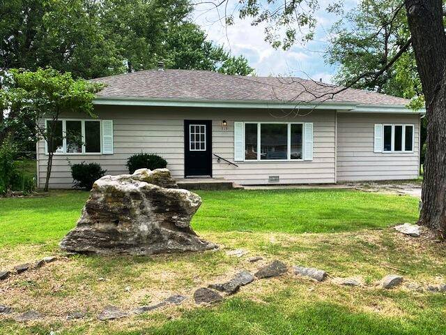 Aurora, MO 65605,715 Sunshine DR