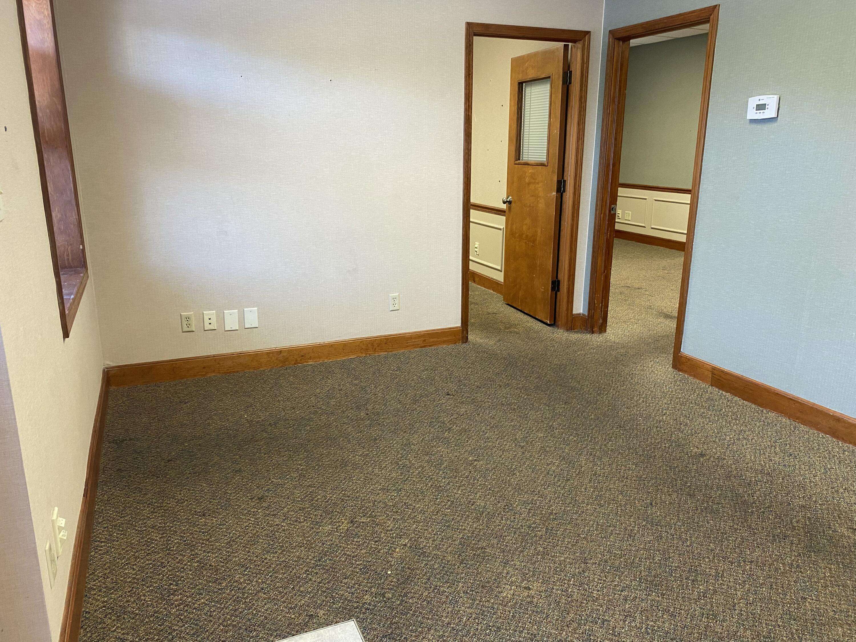 Springfield, MO 65804,1310 E Sunshine ST