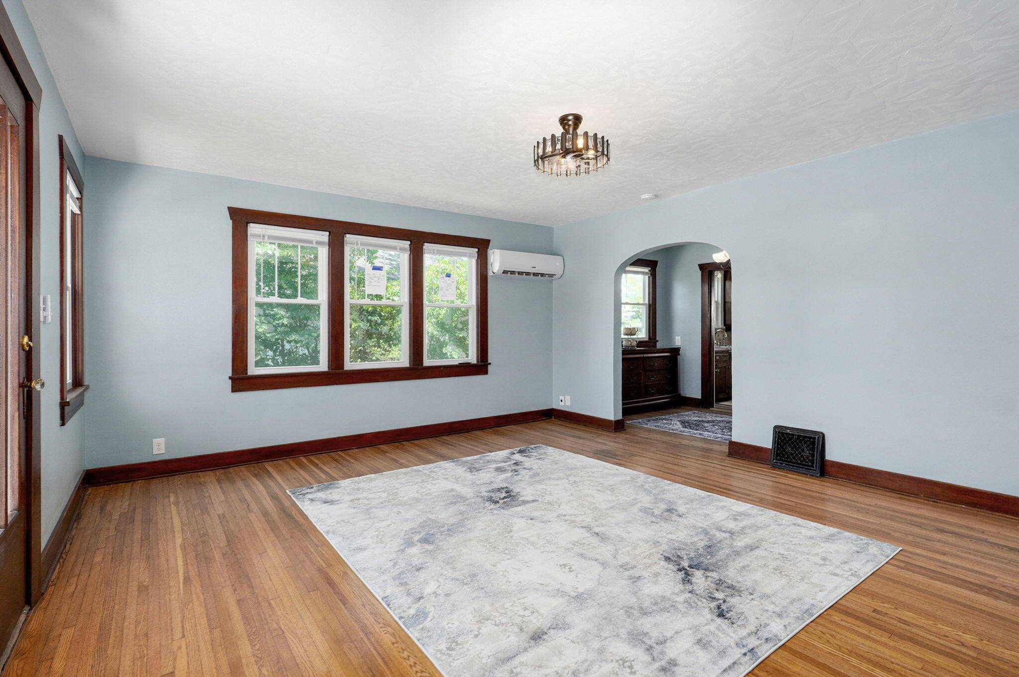 Mt Vernon, MO 65712,706 S Hickory ST