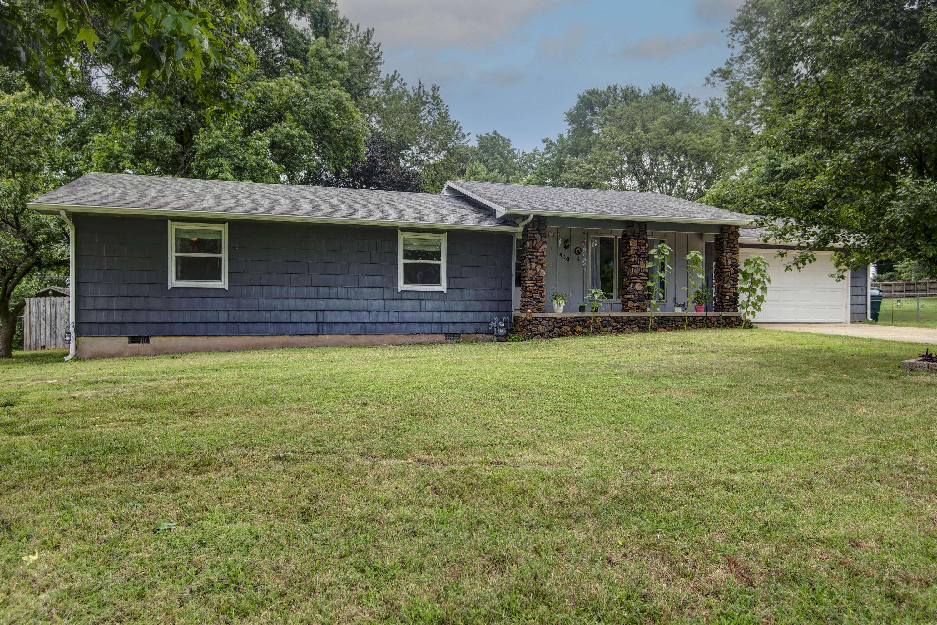 Monett, MO 65708,410 Schulz AVE