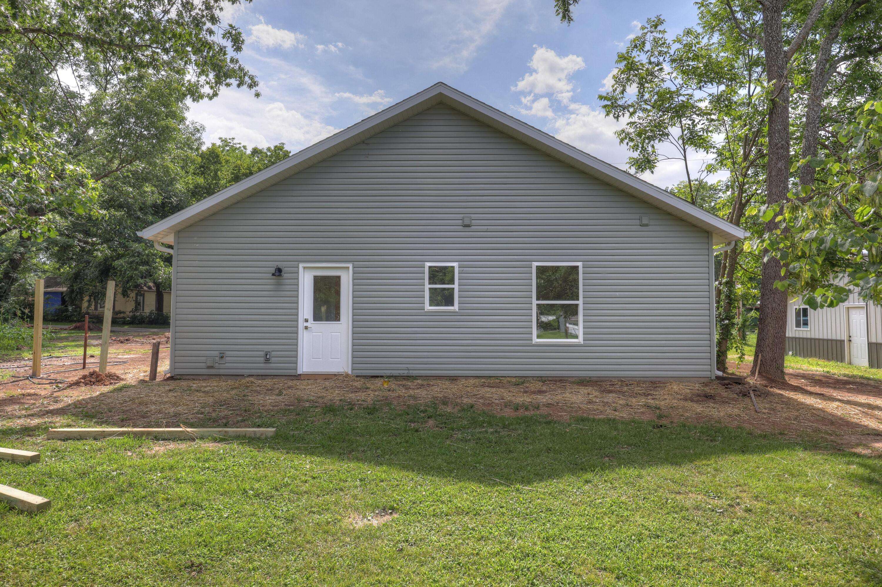 Sarcoxie, MO 64862,110 S 12th Street ST