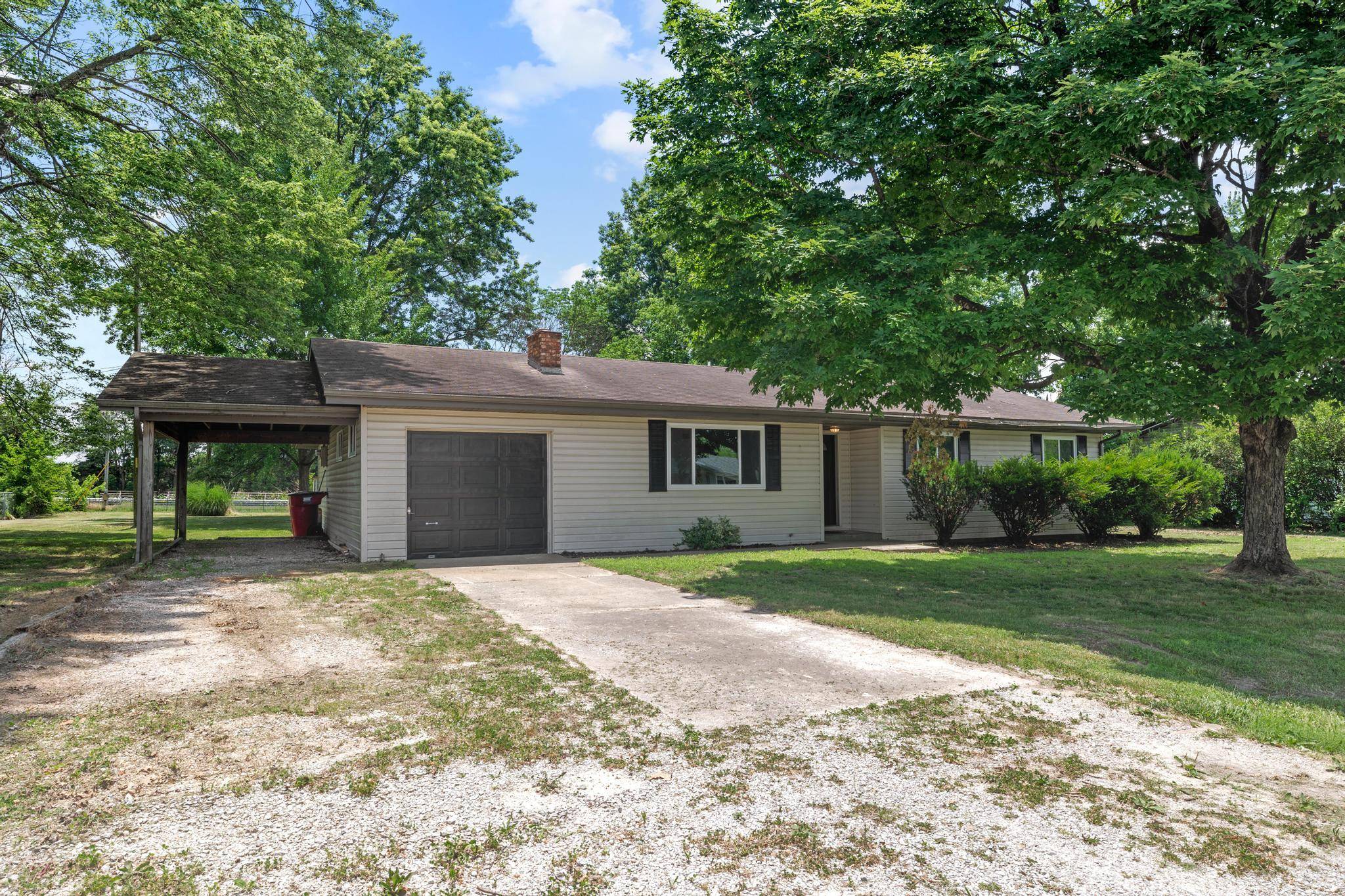 Billings, MO 65610,302 W Howard AVE