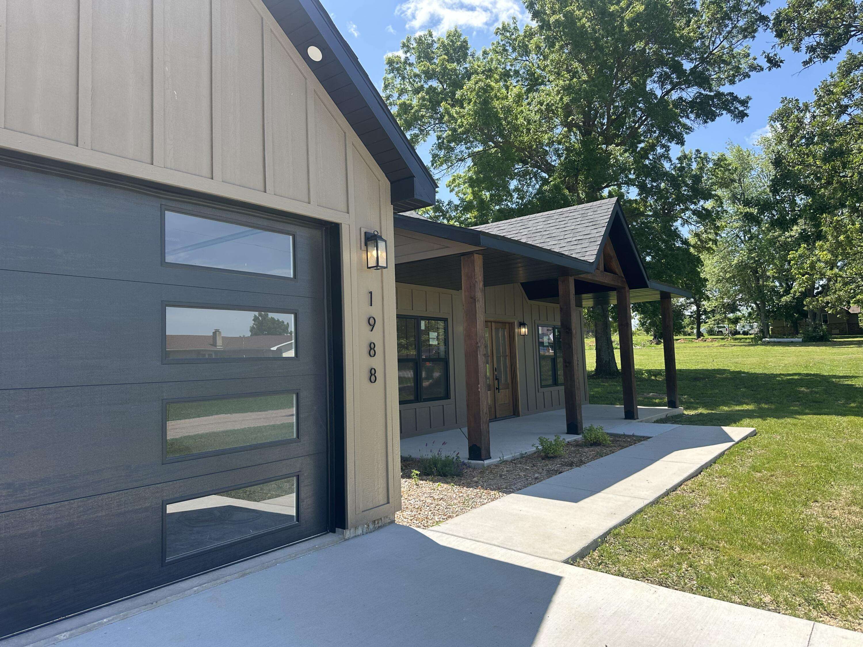 Mountain Grove, MO 65711,1988 Morris Road - B