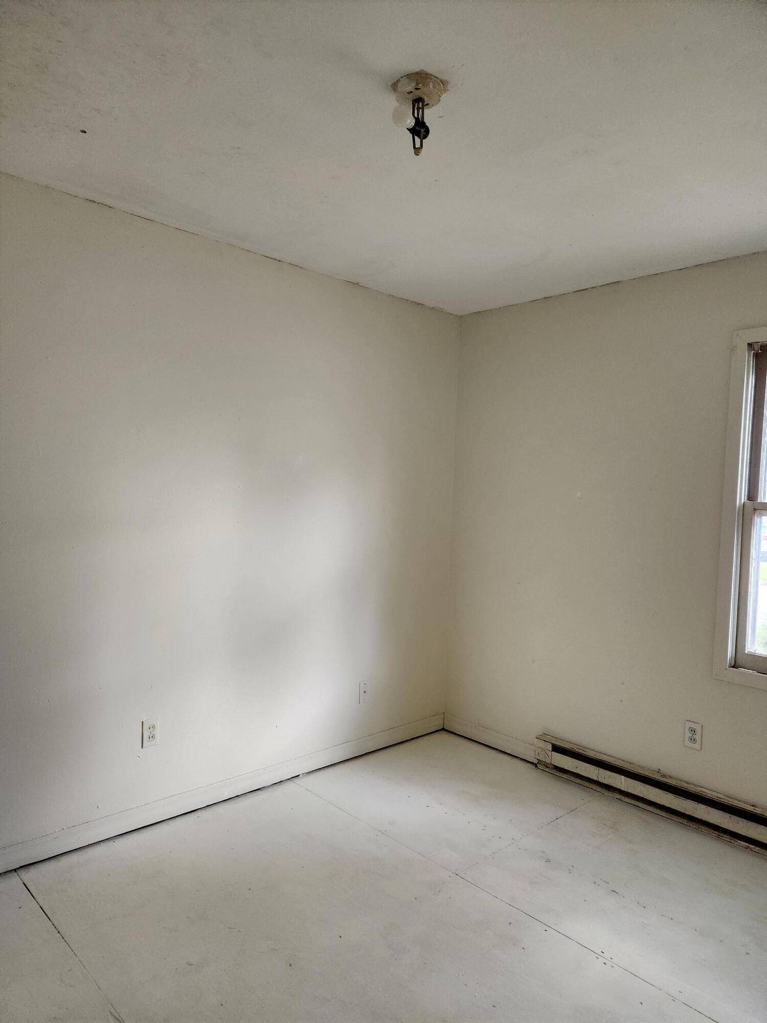 Bolivar, MO 65613,713 W Wollard ST