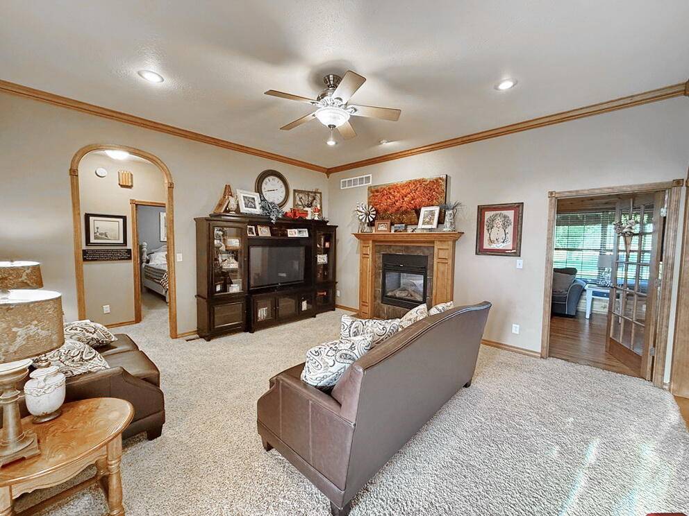 Nevada, MO 64772,15851 S 1400 RD