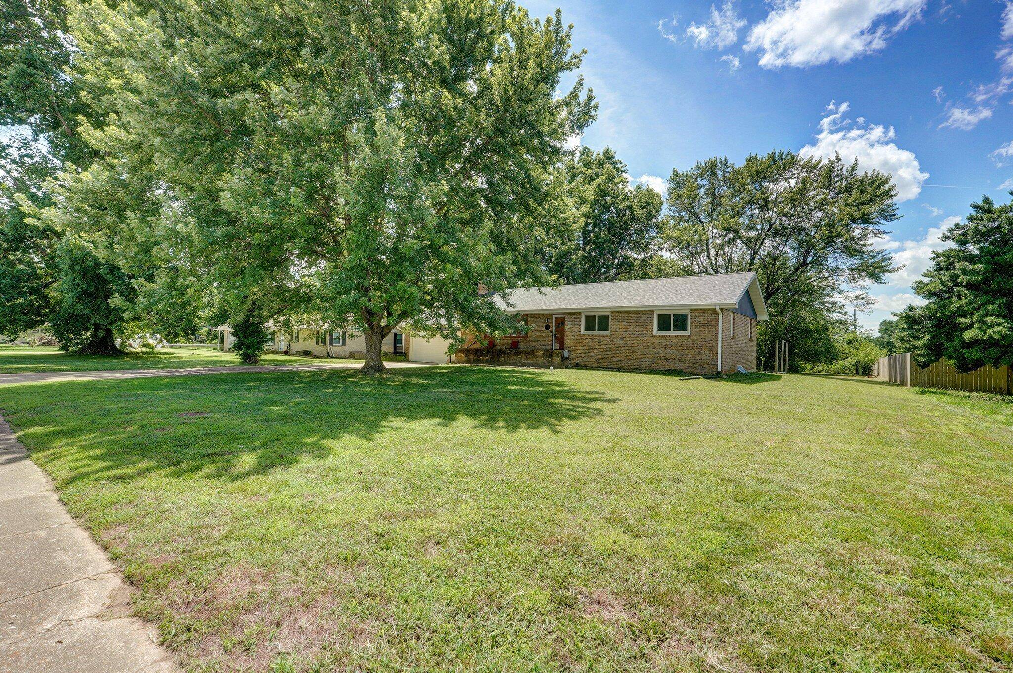 Marshfield, MO 65706,528 N Locust ST