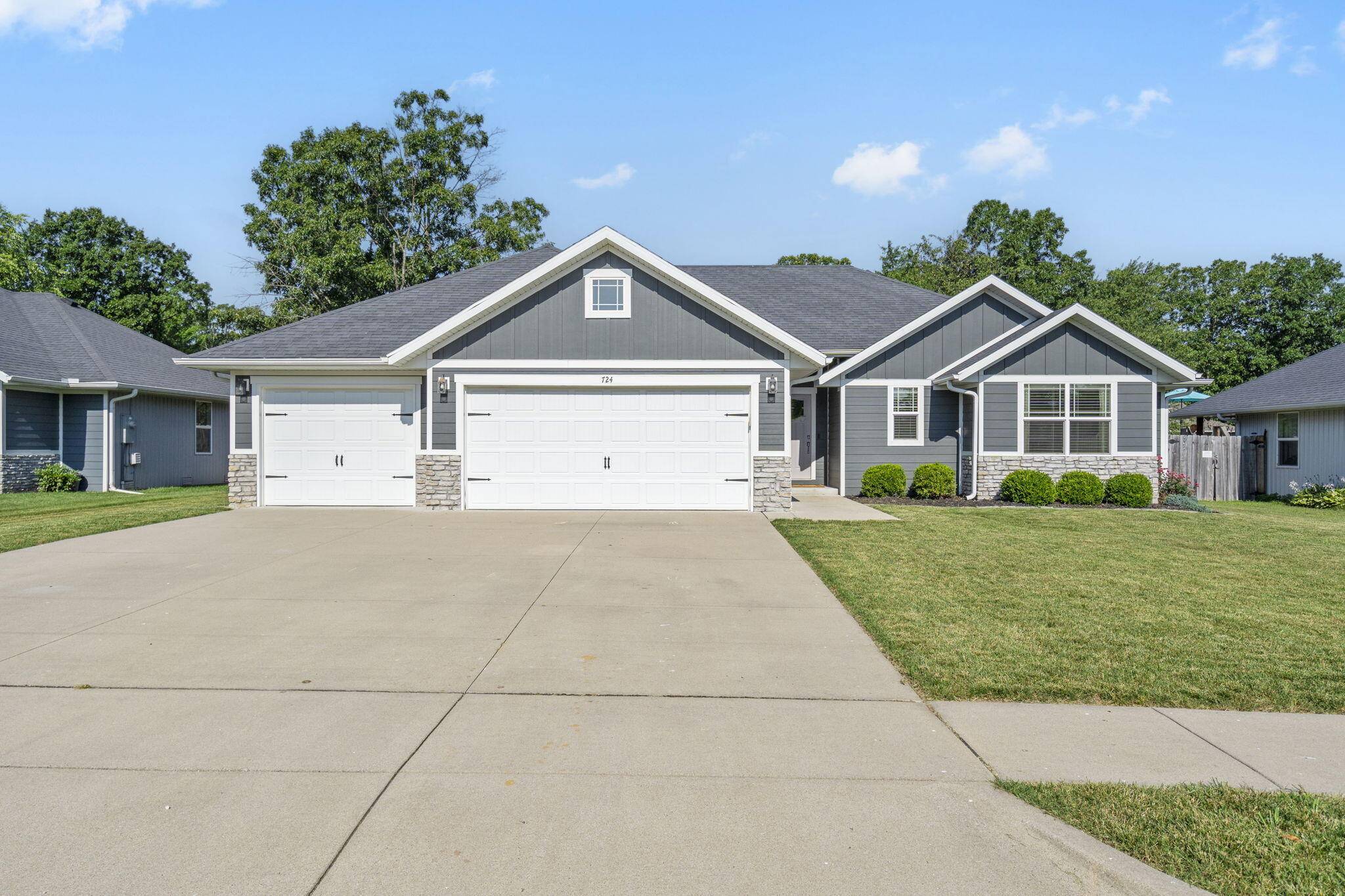 Strafford, MO 65757,724 N Vermillion DR