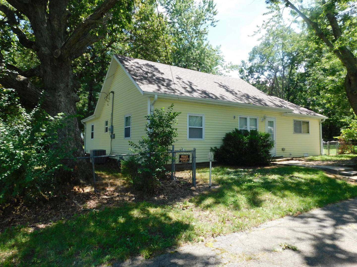 Verona, MO 65769,433 Old Aurora Rd.