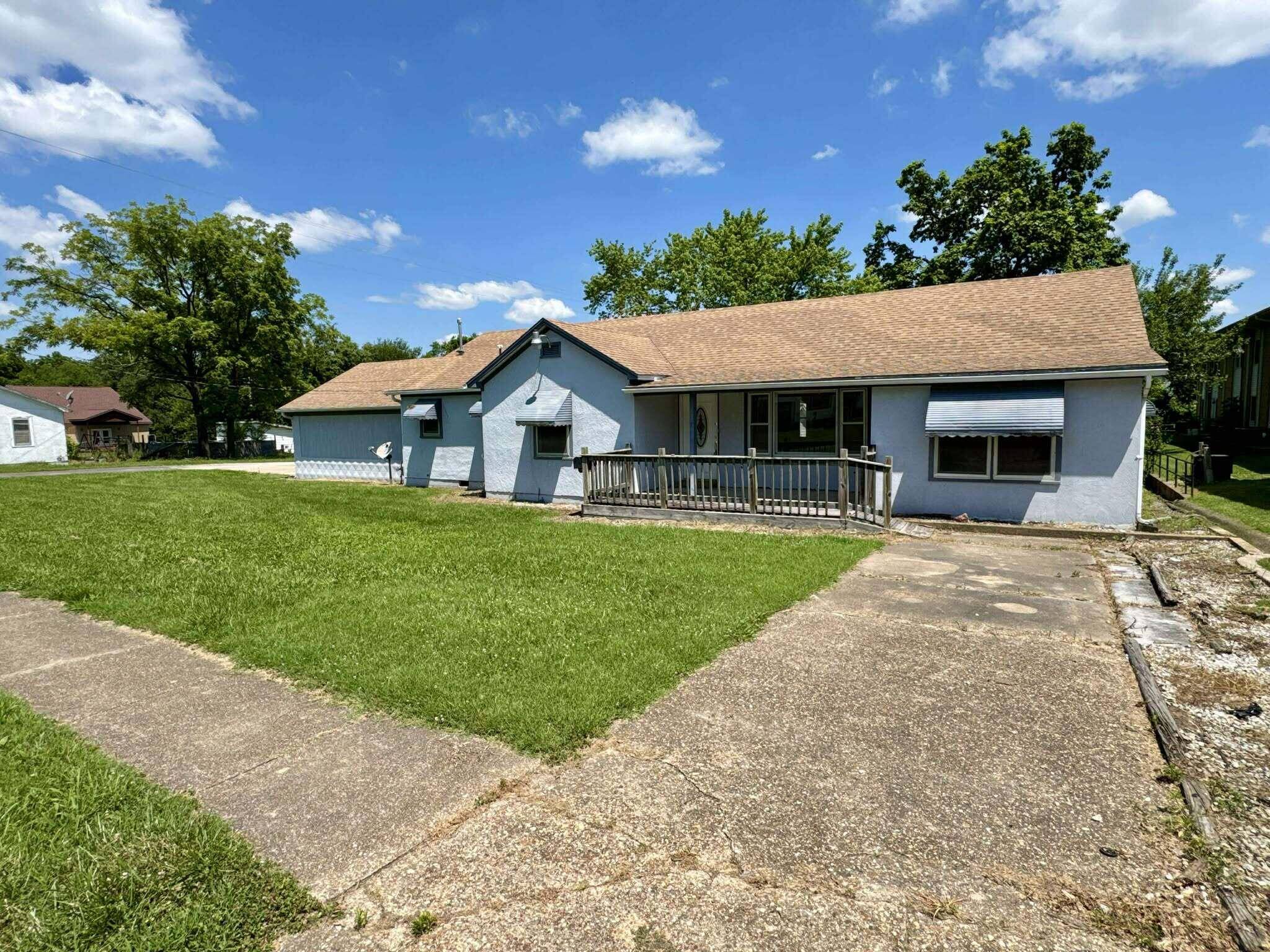 Mountain Grove, MO 65711,337 W West 1st St ST