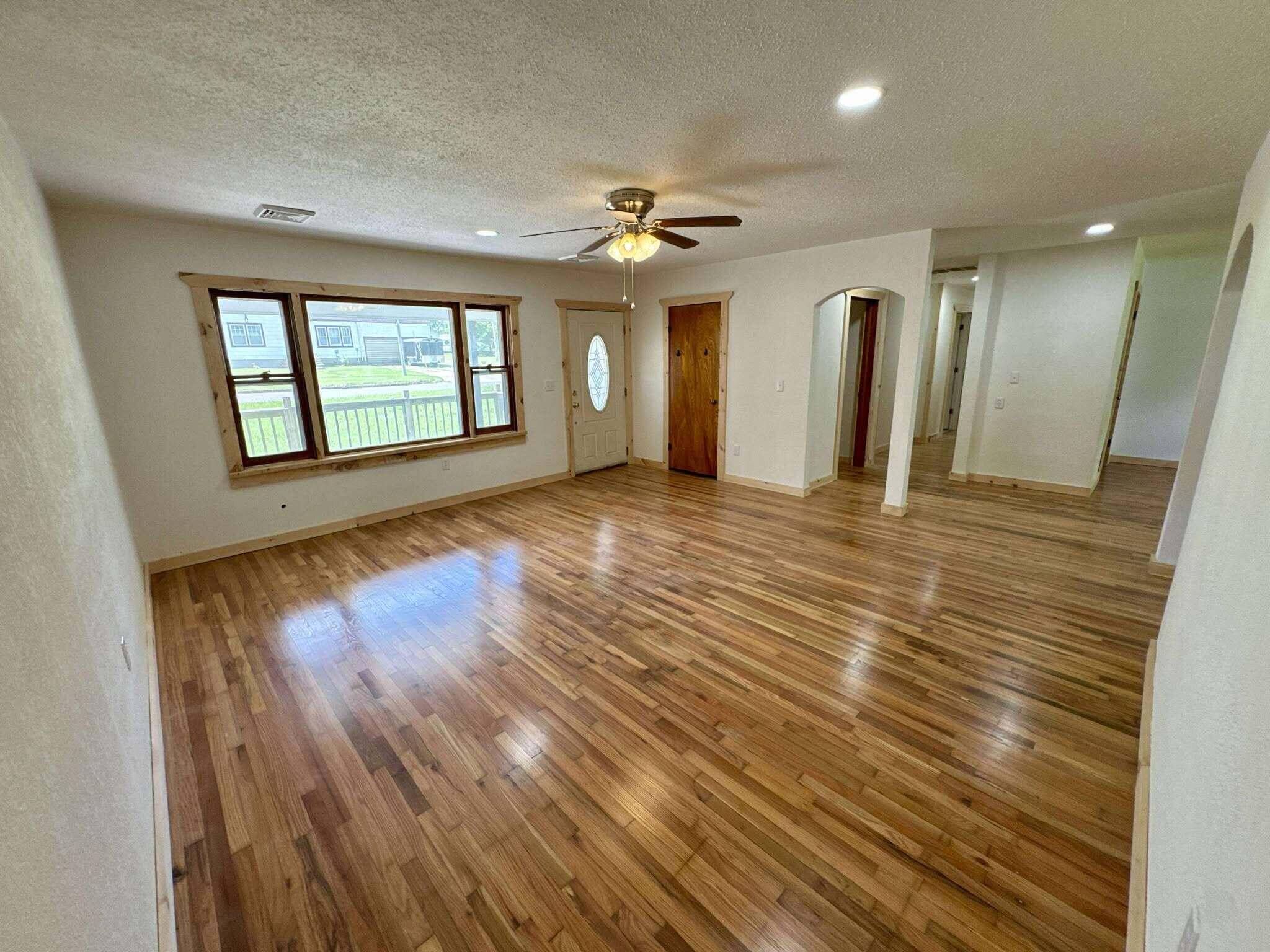 Mountain Grove, MO 65711,337 W West 1st St ST
