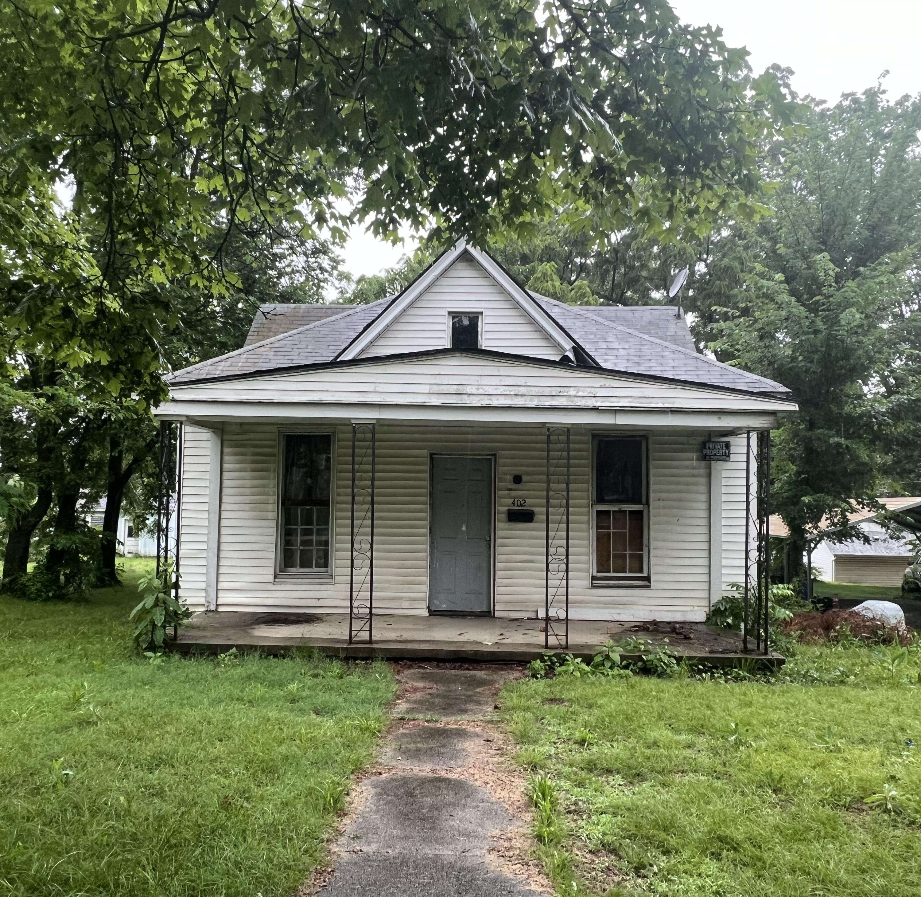 Monett, MO 65708,402 2nd ST