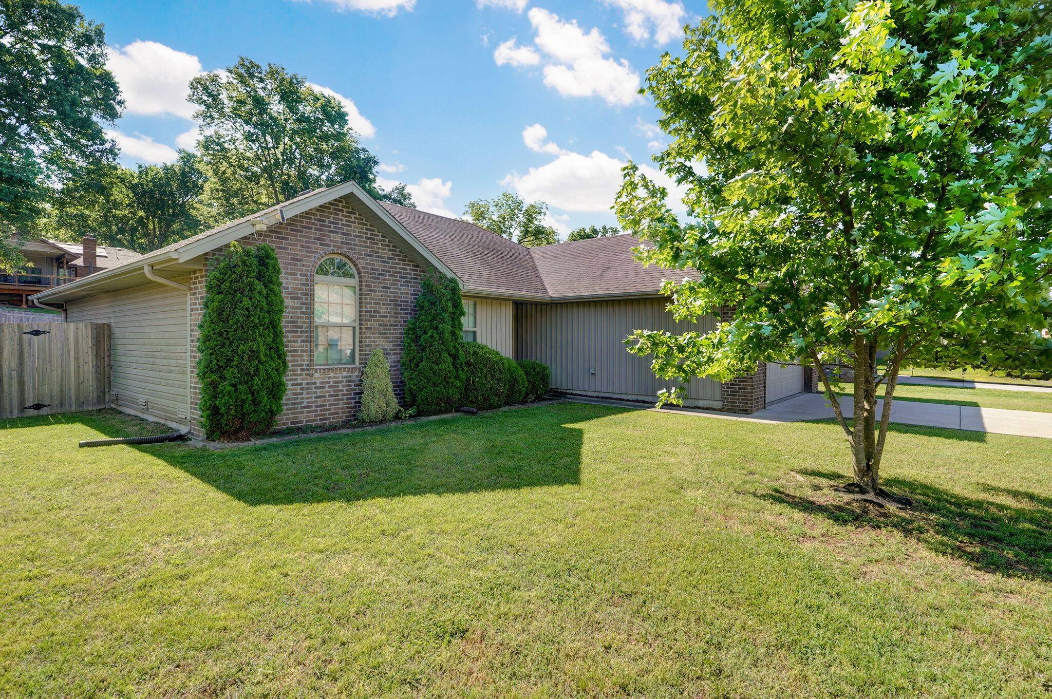 Battlefield, MO 65619,5834 Geranium LN