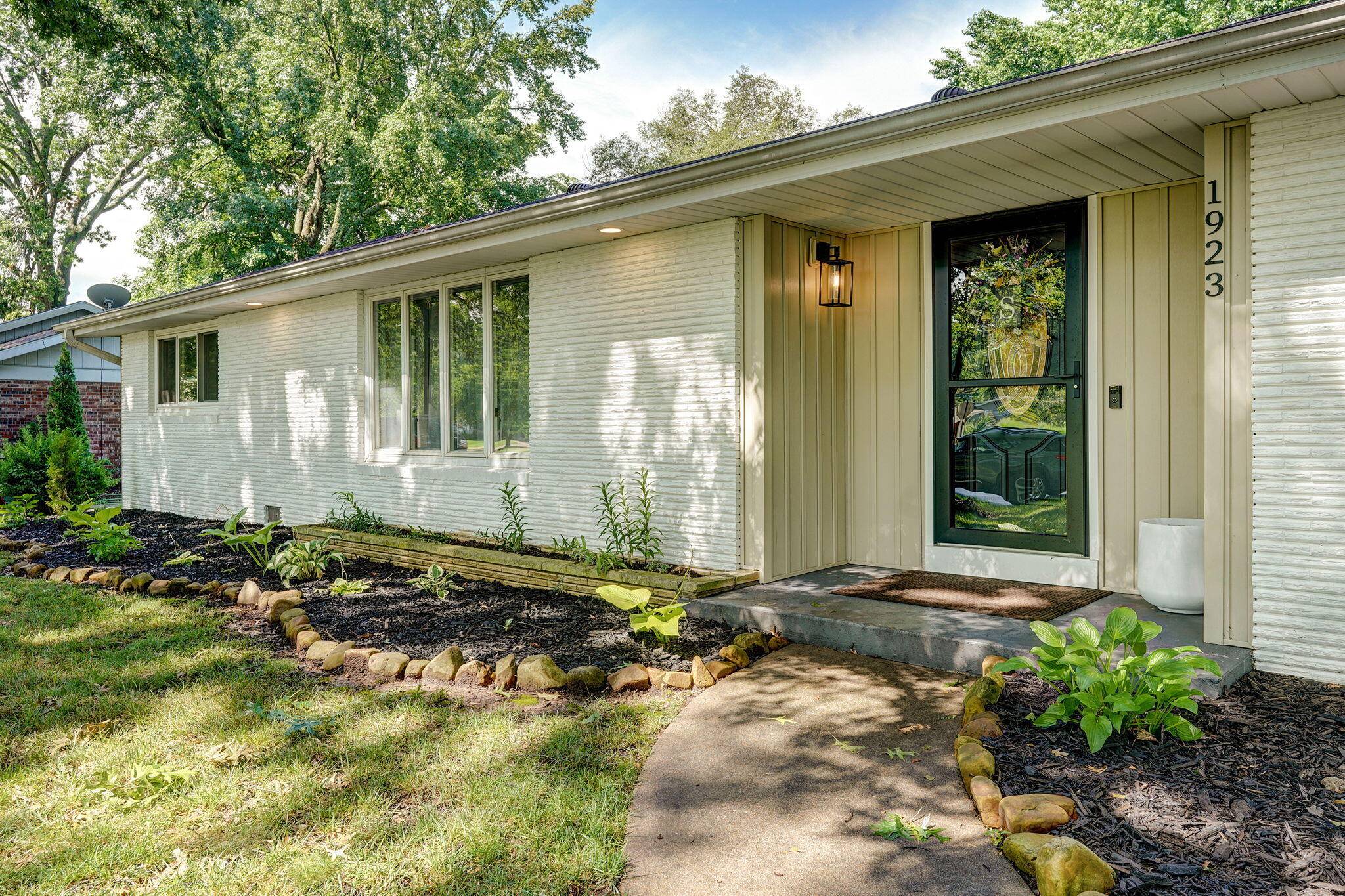 Springfield, MO 65804,1923 S Cedarbrook AVE