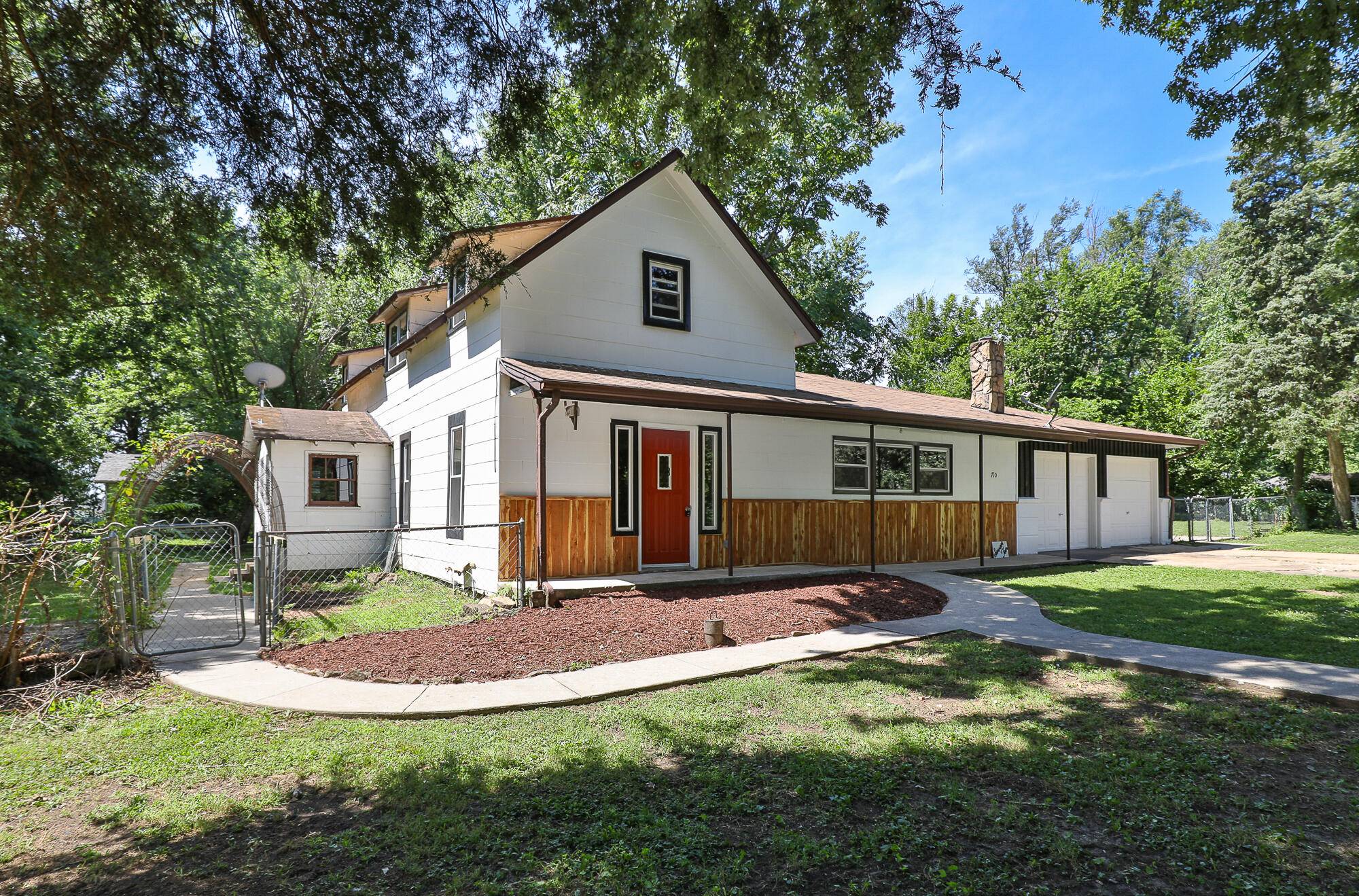 Bolivar, MO 65613,710 W Hughs ST