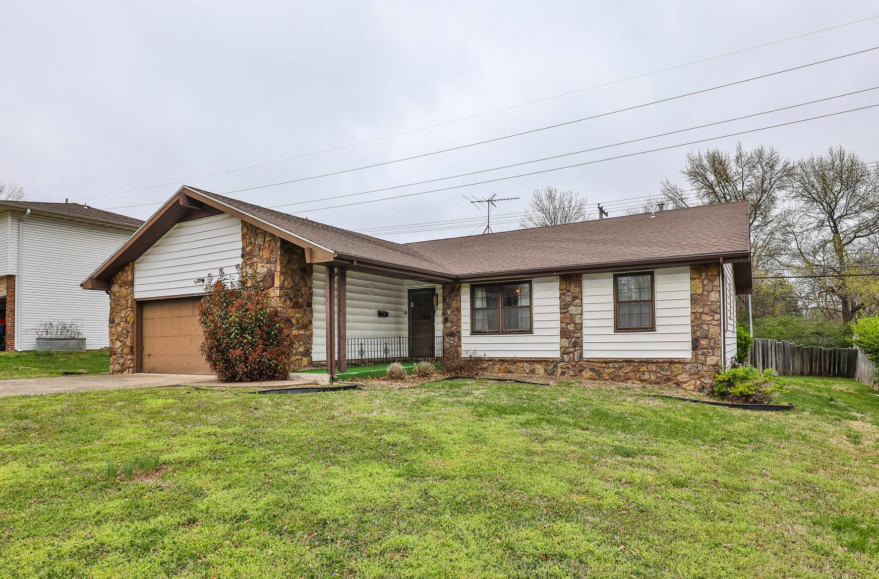 Springfield, MO 65804,2311 E Meadow DR