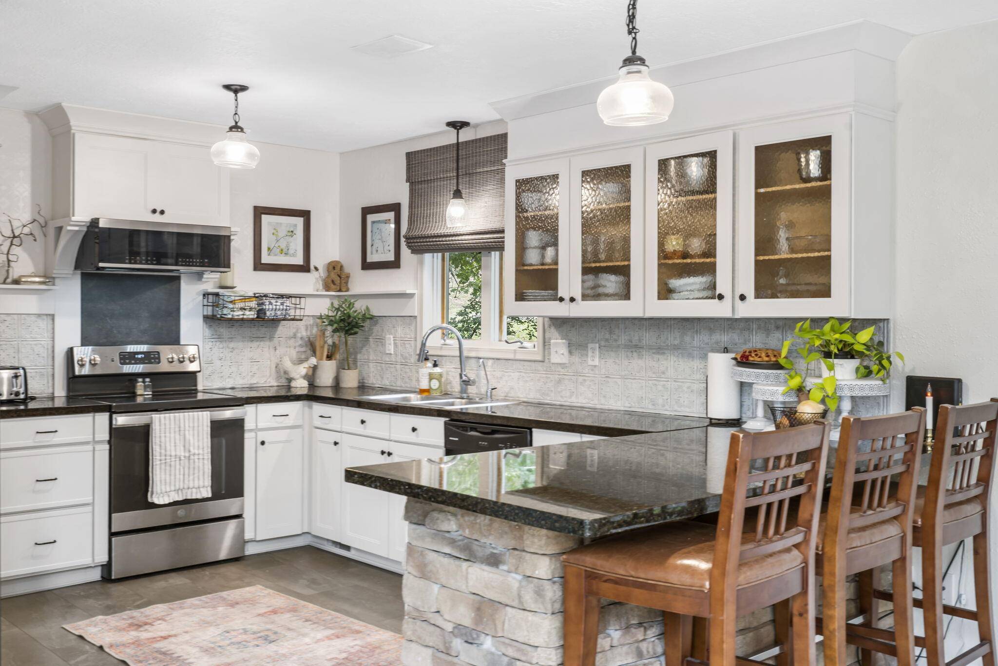 Hollister, MO 65672,211 Sunset DR