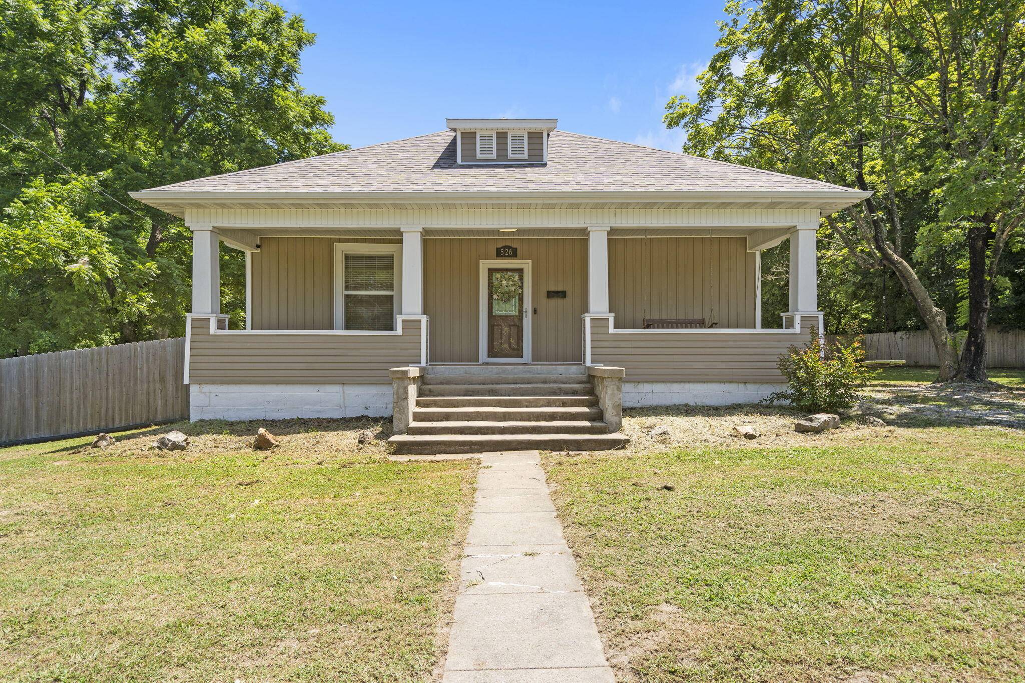 Mt Vernon, MO 65712,526 S Mccanse ST