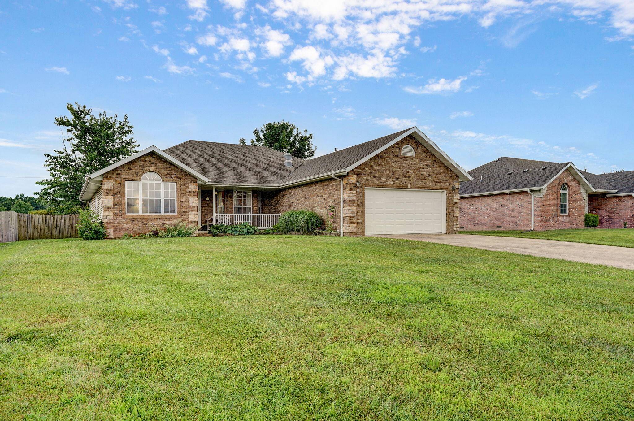 Marshfield, MO 65706,1060 Berkley
